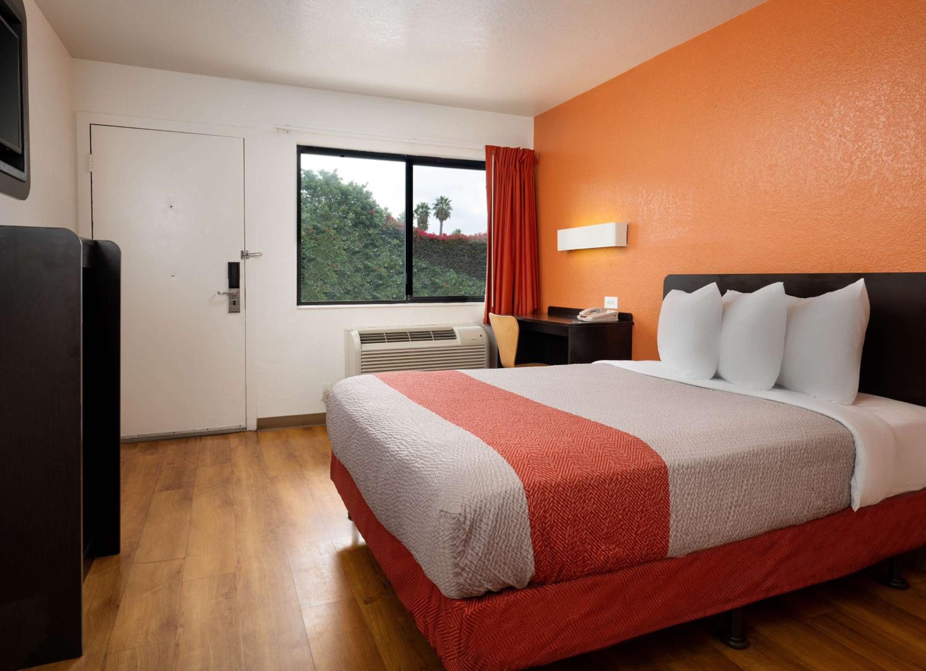 Double Room - Disability Access photo 1
