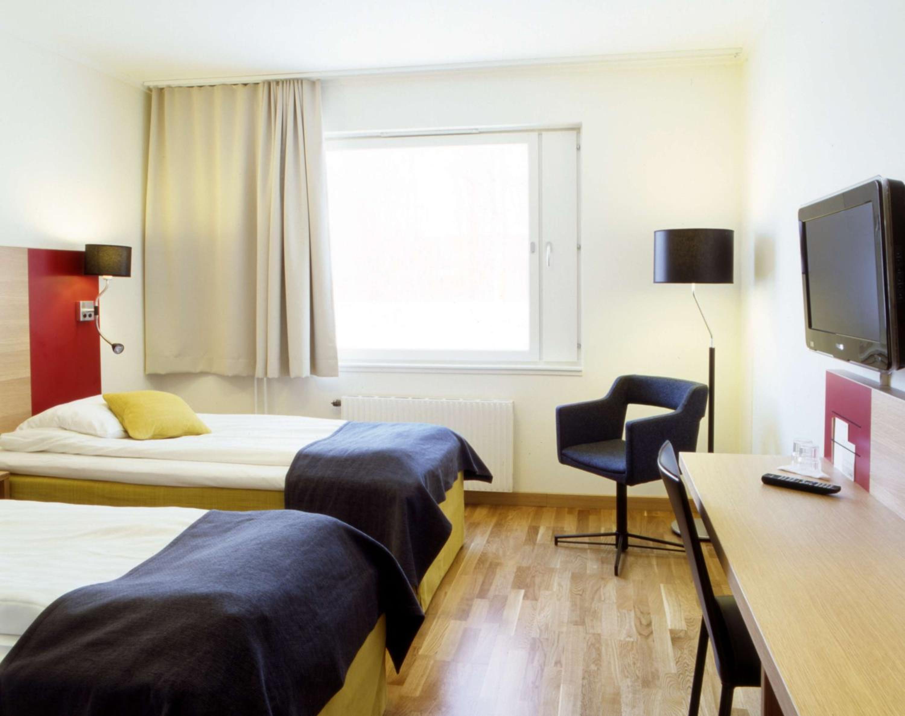Standard Twin Room - Photo 4