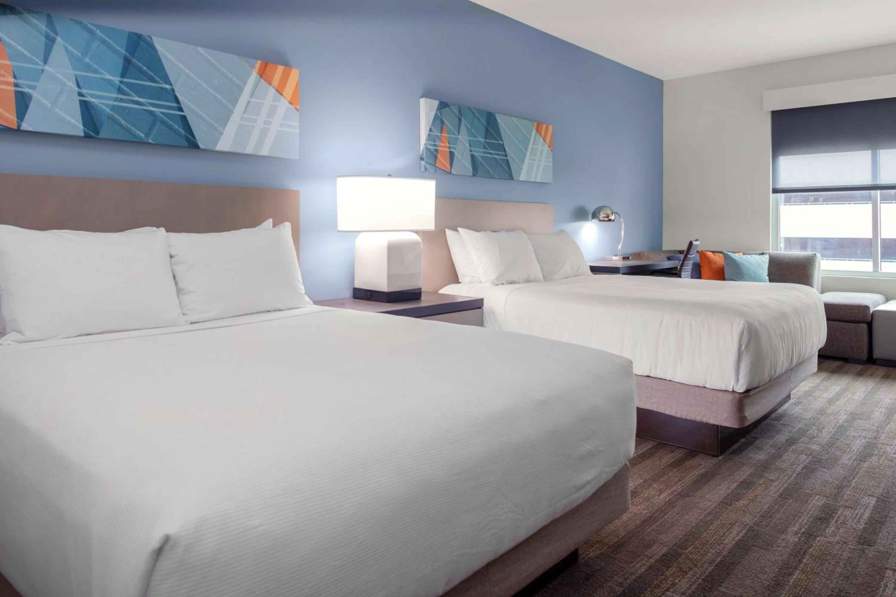 One-Bedroom Queen Suite with Two Queen Beds - Photo 5