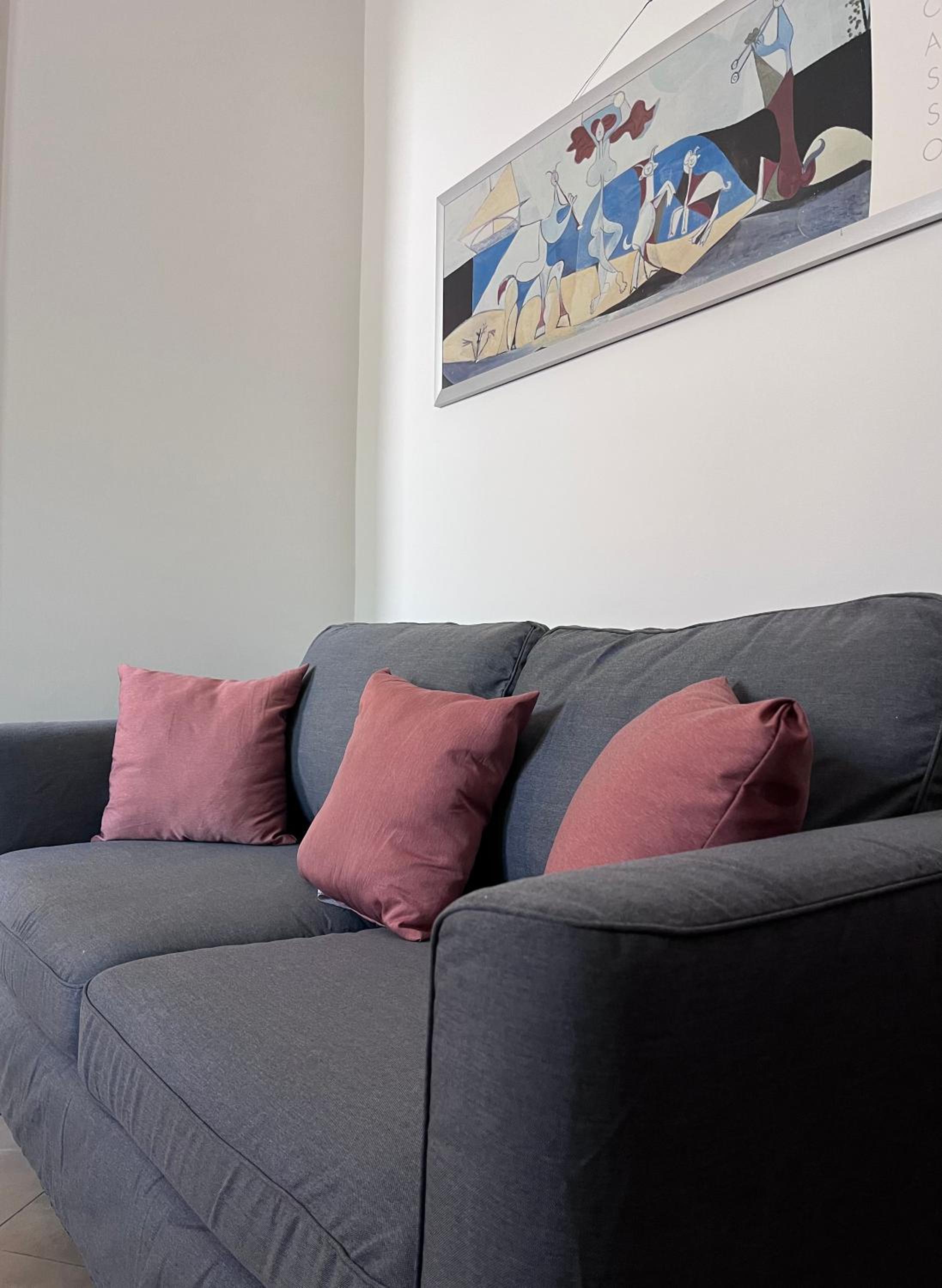 One-Bedroom Apartment photo 2