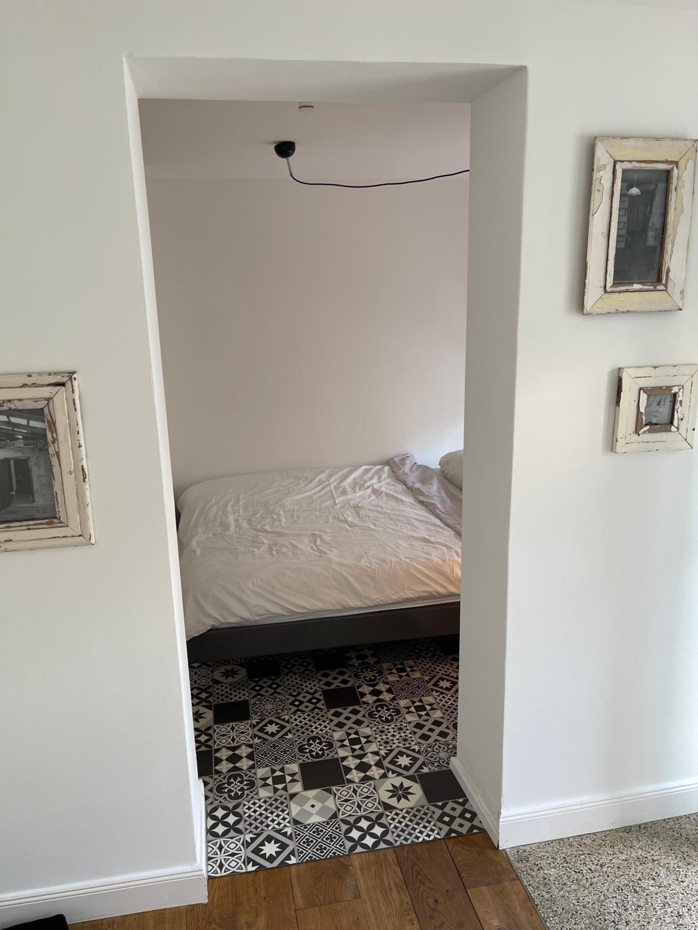 Apartment - Split Level - Photo 2