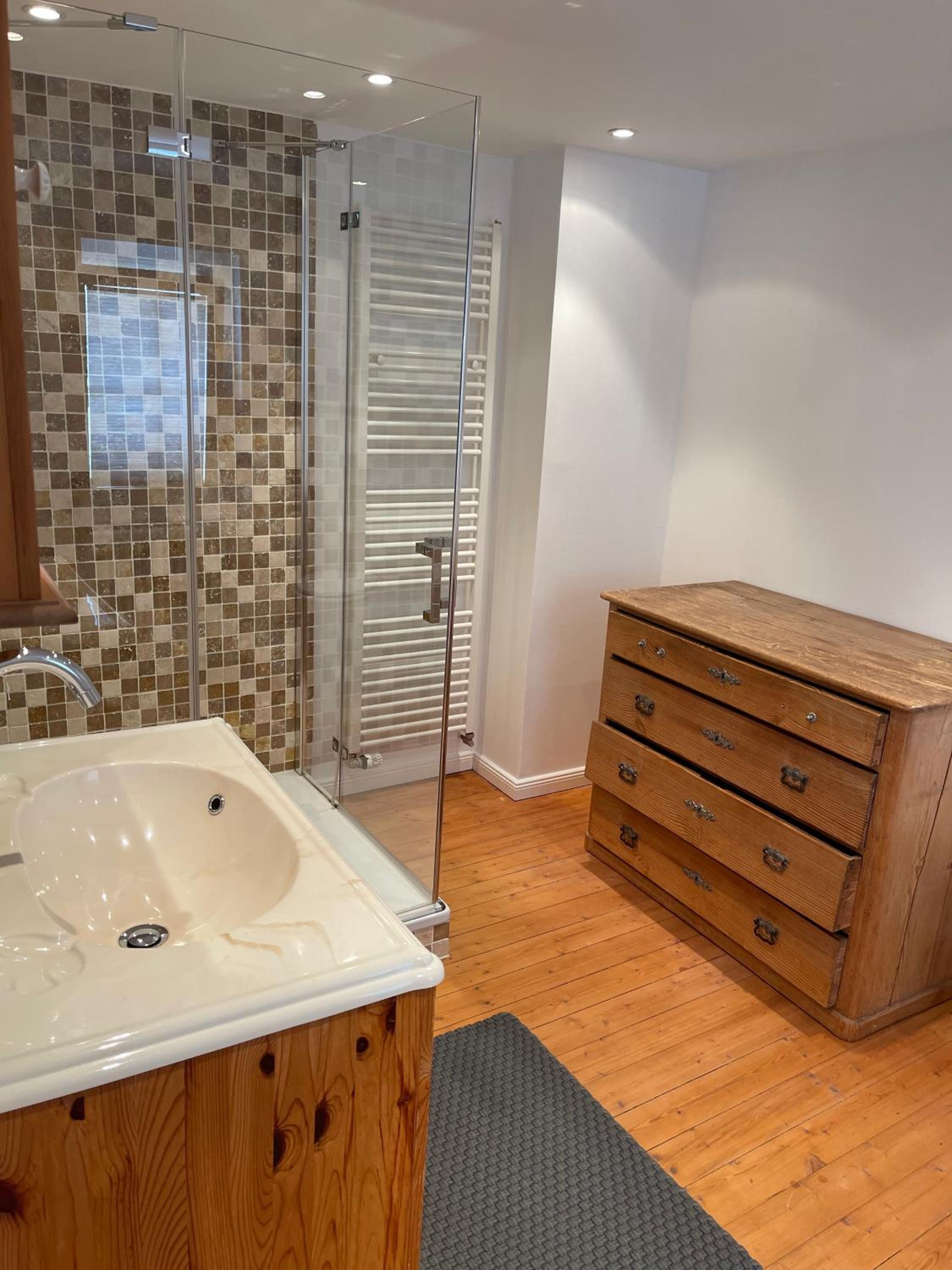 Apartment - Split Level - Photo 4