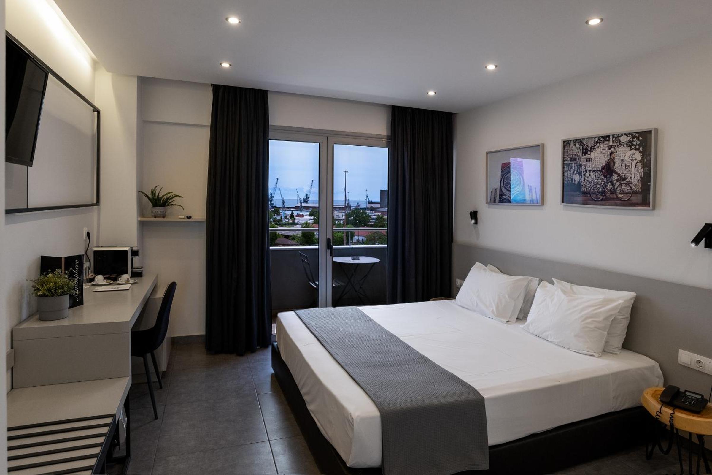 Deluxe Double Room - Photo 1