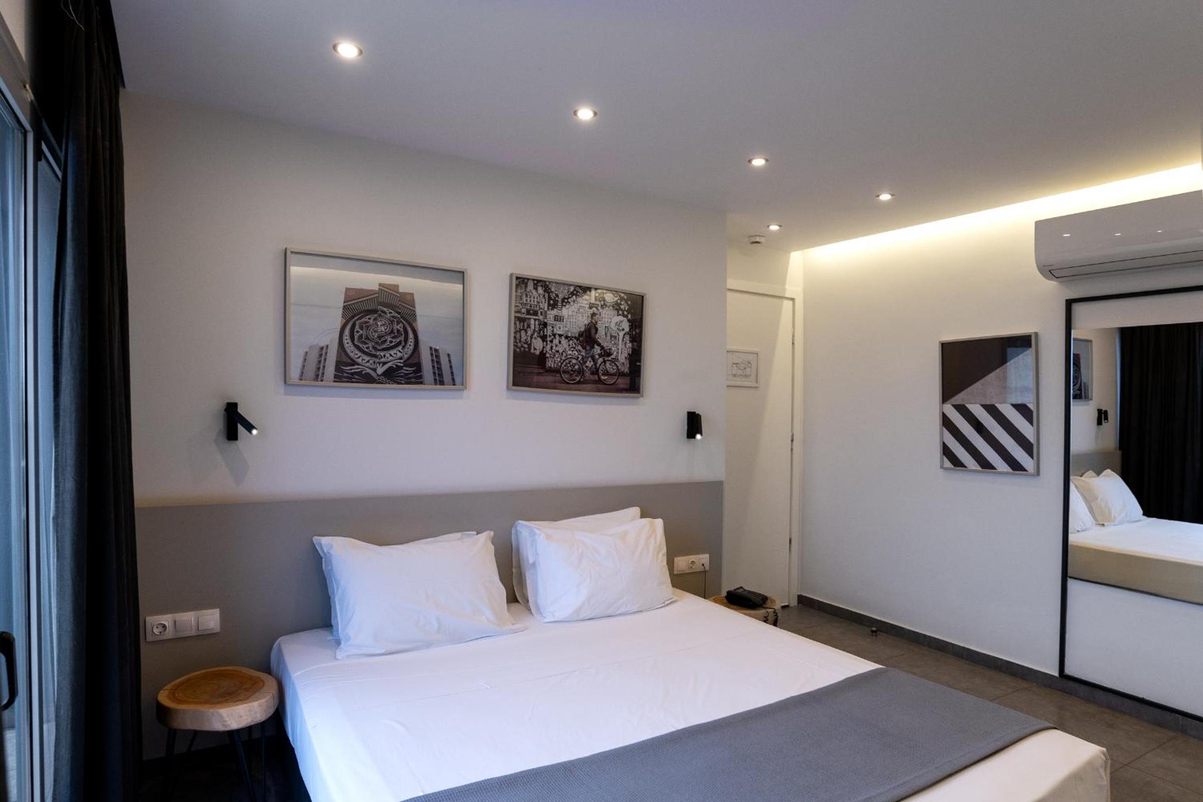 Deluxe Double Room - Photo 11