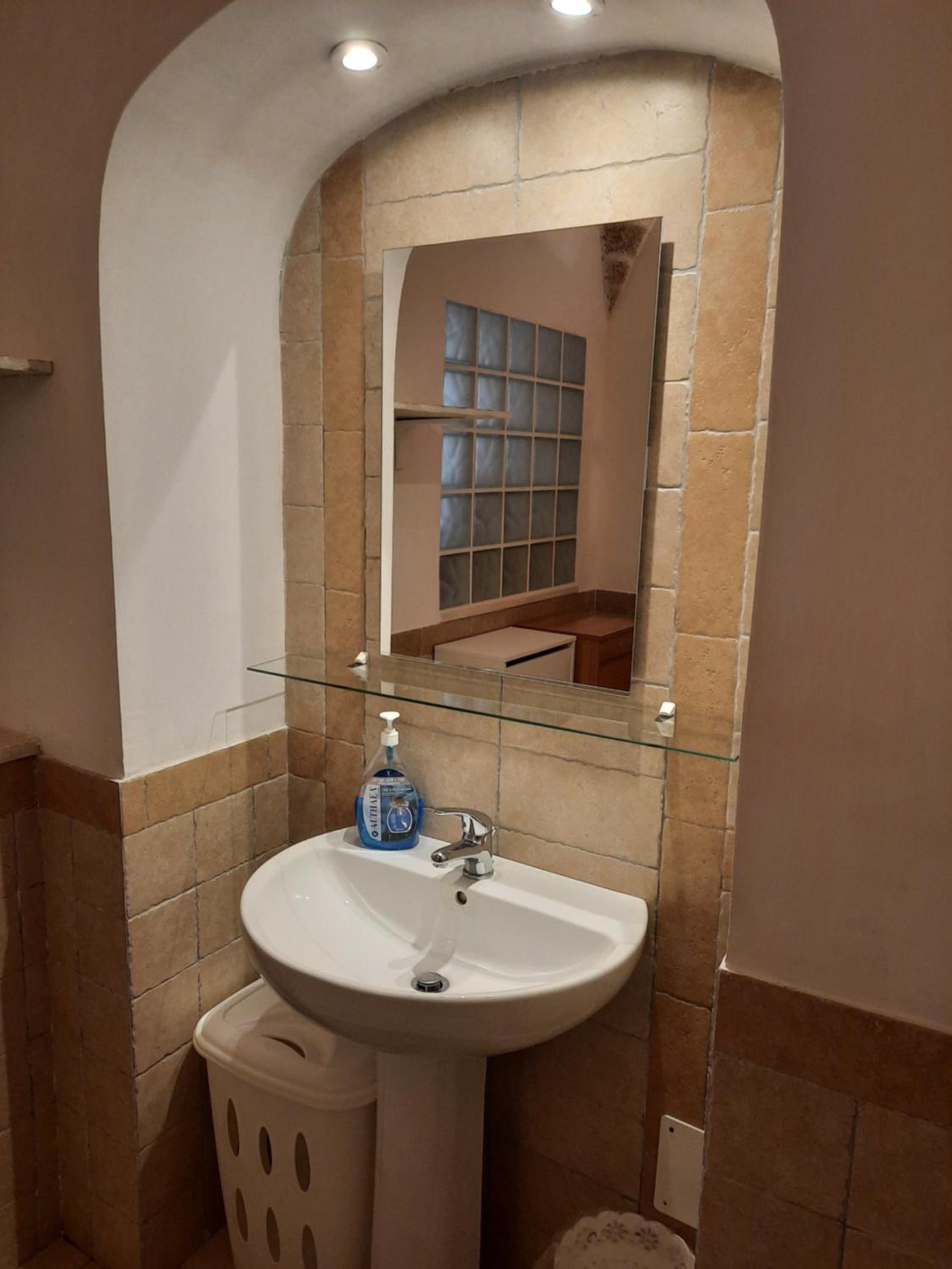 Apartment - Photo 8