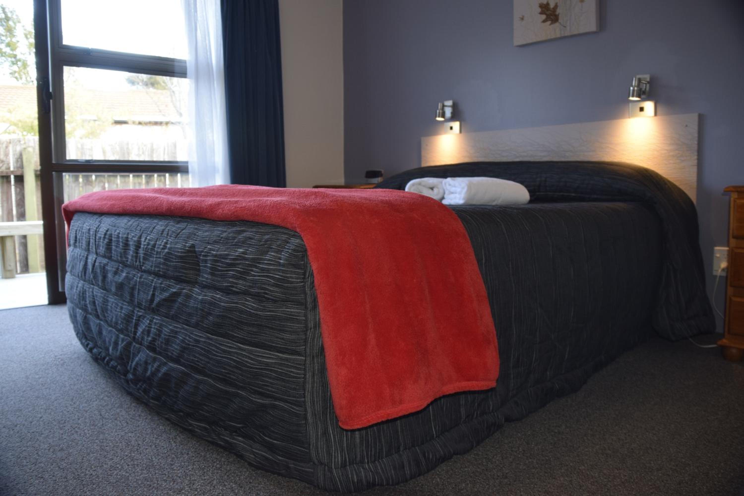 One-Bedroom Apartment - Photo 14