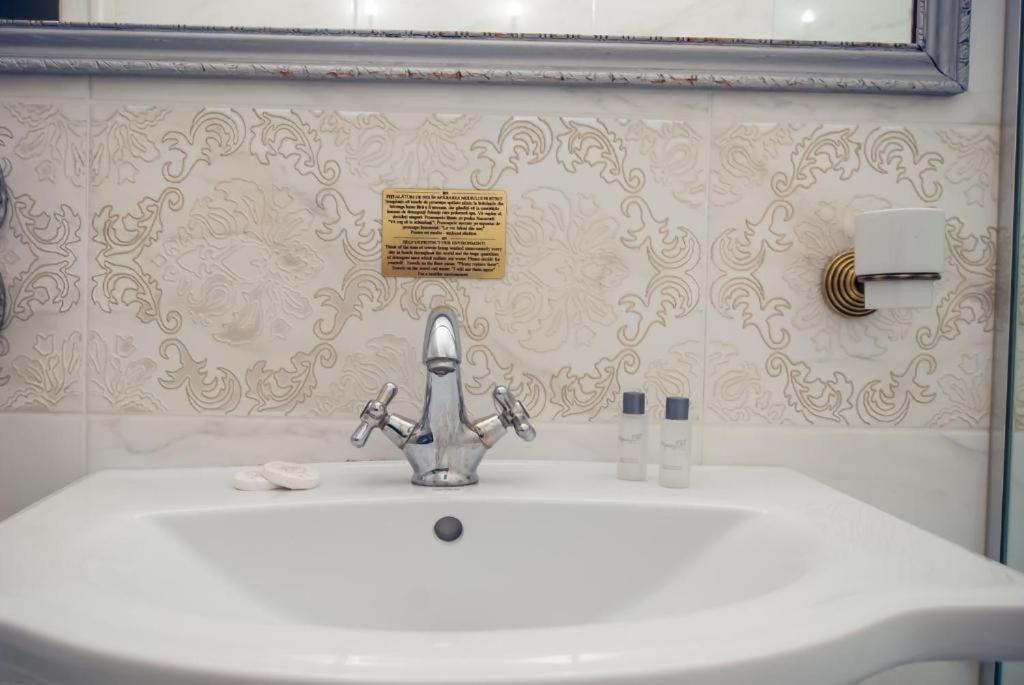 Deluxe Double or Twin Room photo 3