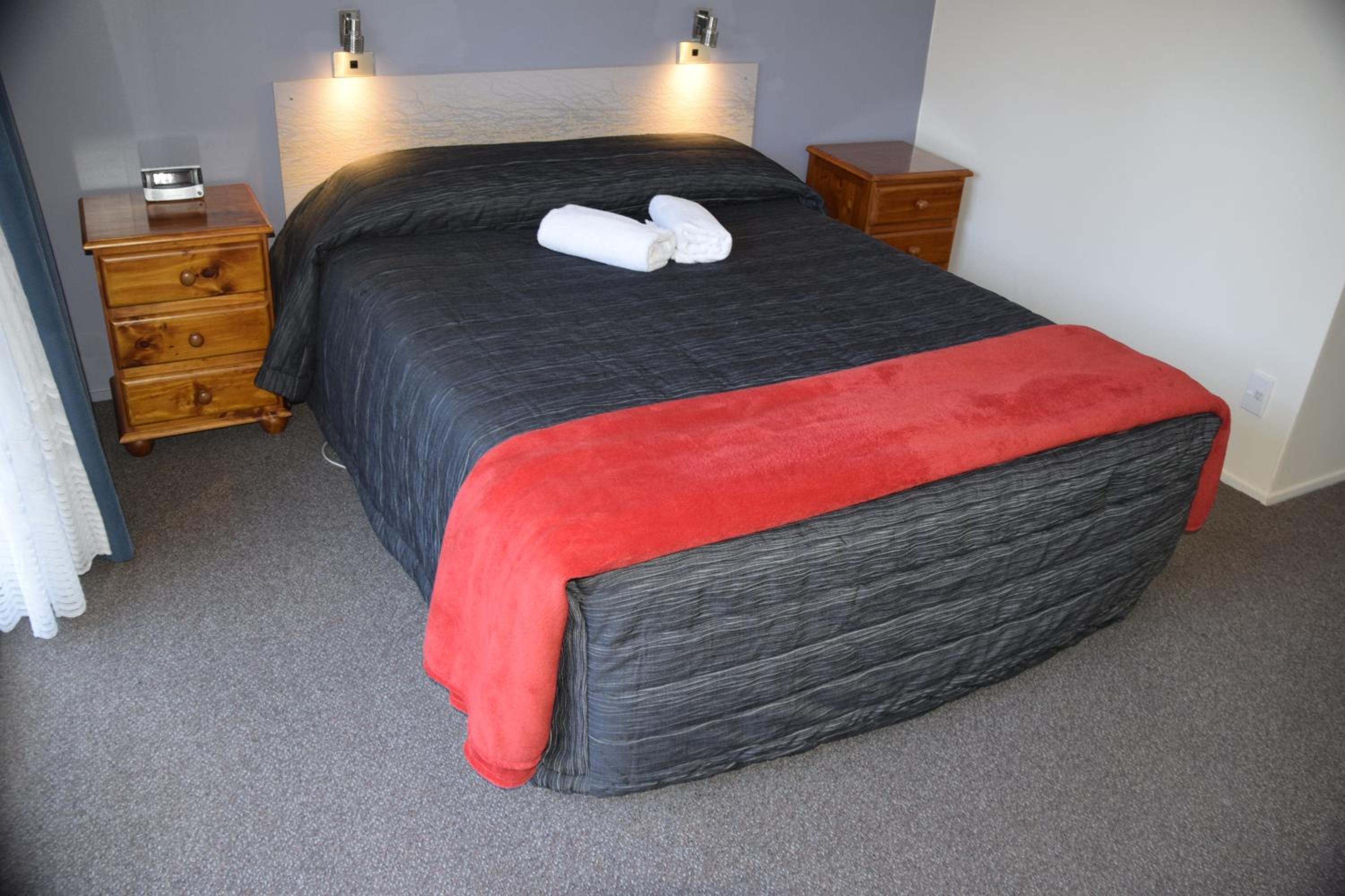 One-Bedroom Apartment - Photo 1