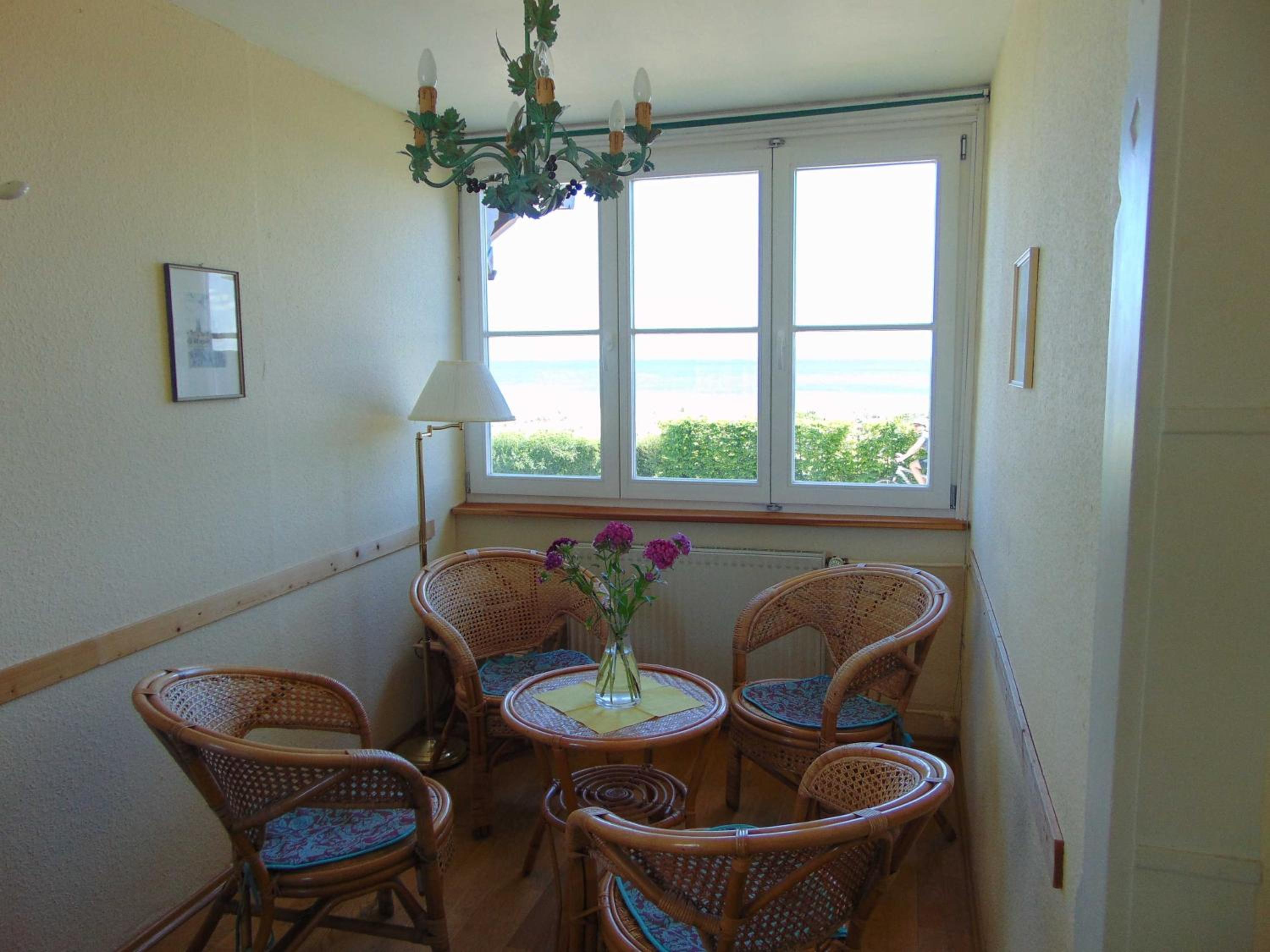 One-Bedroom Apartment with Sea View photo 2