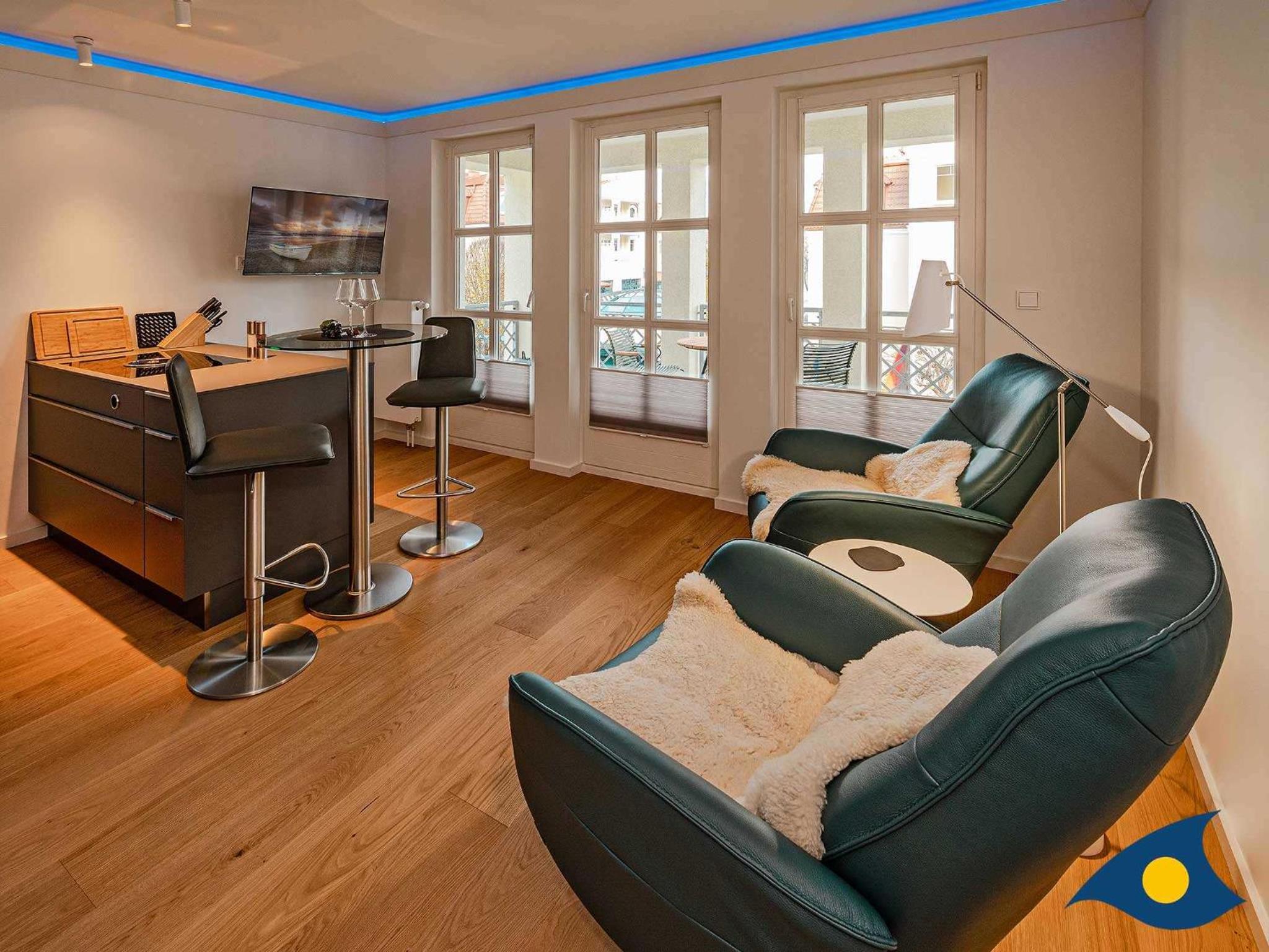 One-Bedroom Apartment with Balcony photo 1