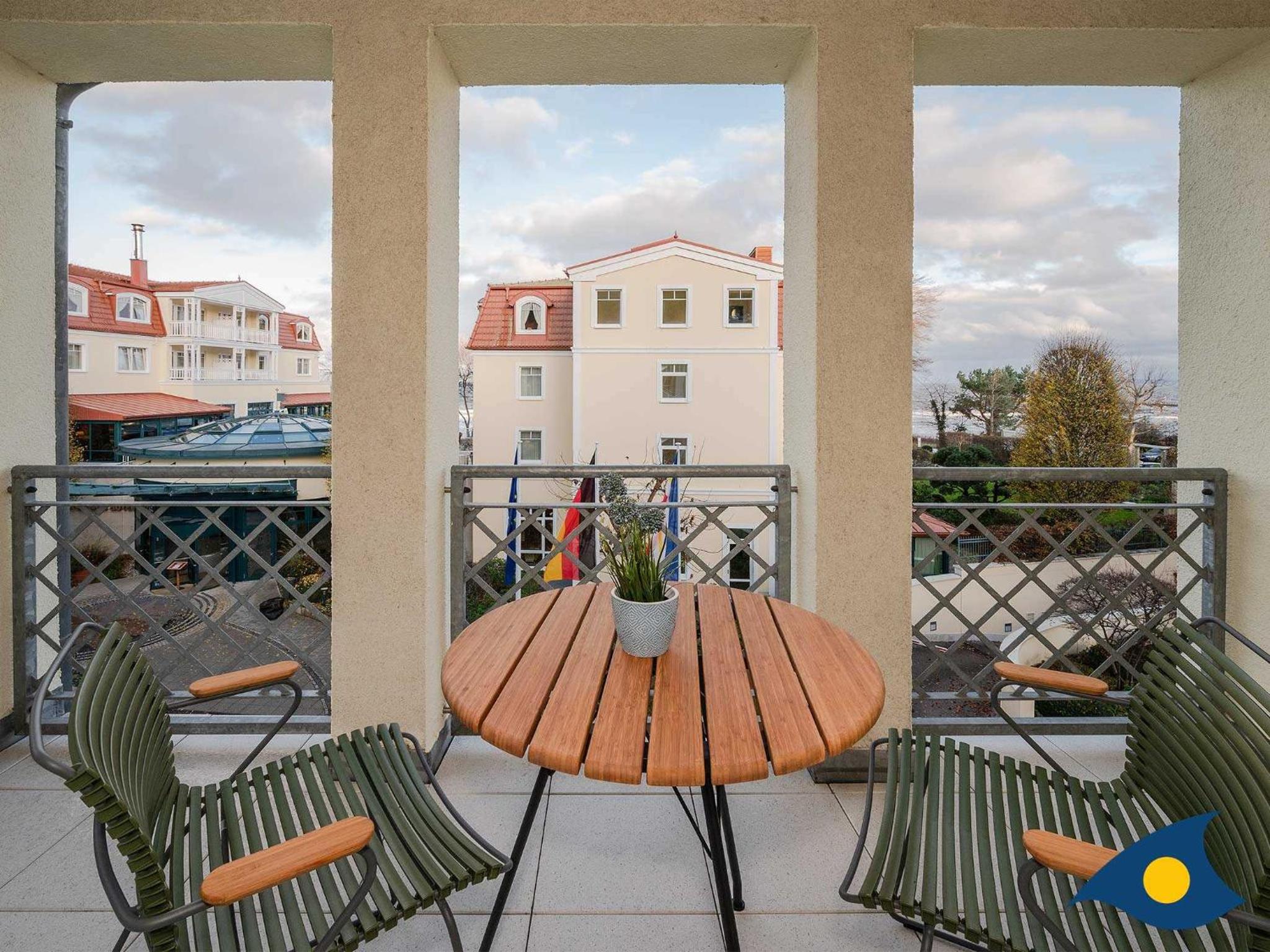 One-Bedroom Apartment with Balcony photo 2