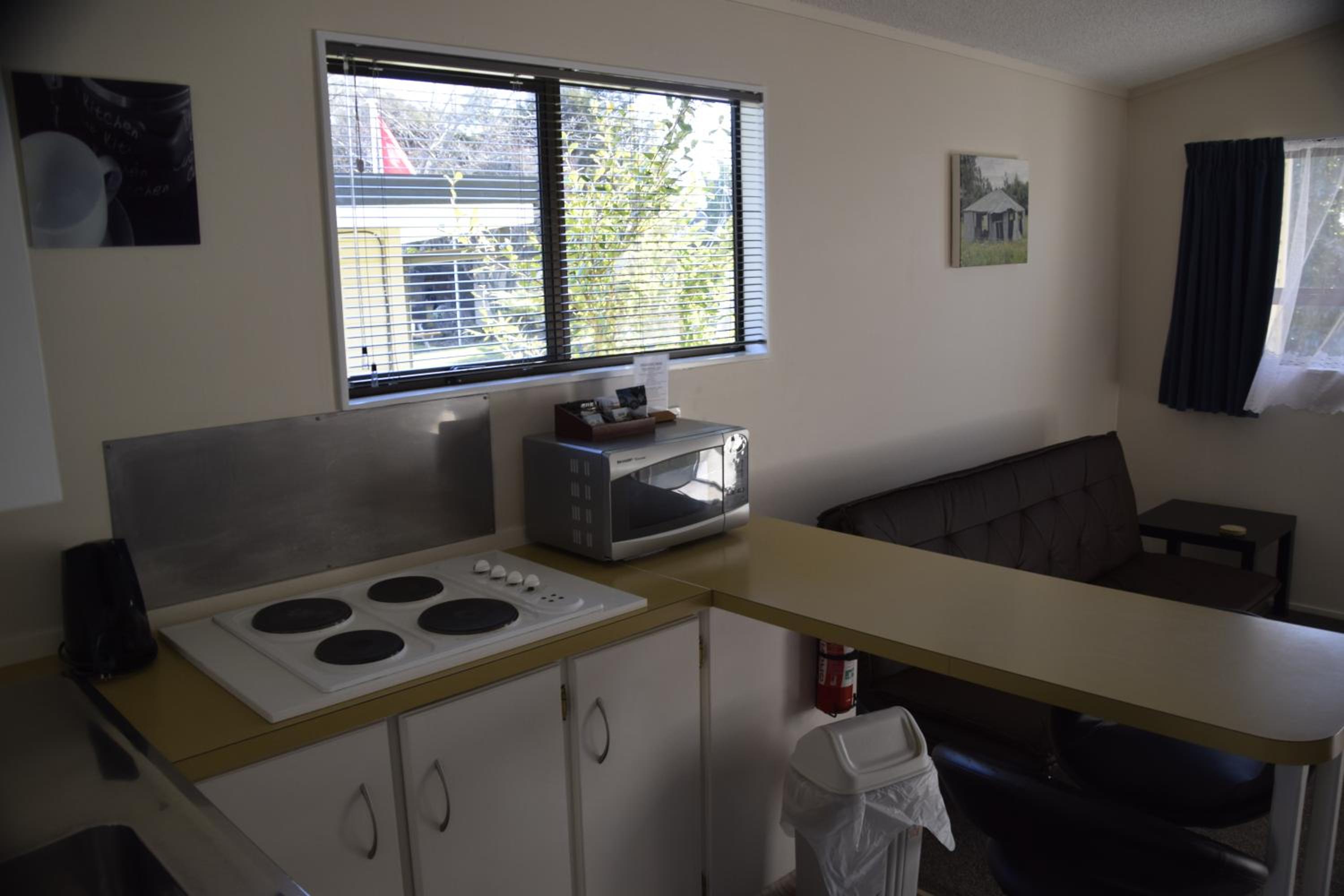 One-Bedroom Apartment - Photo 11