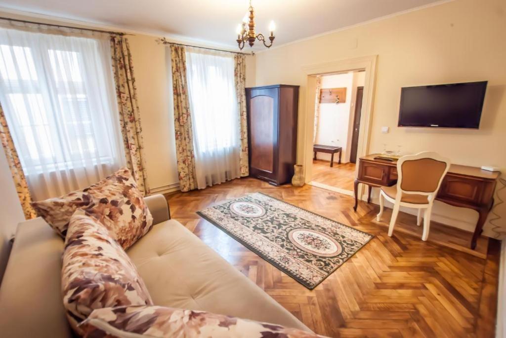 One-Bedroom Suite photo 3