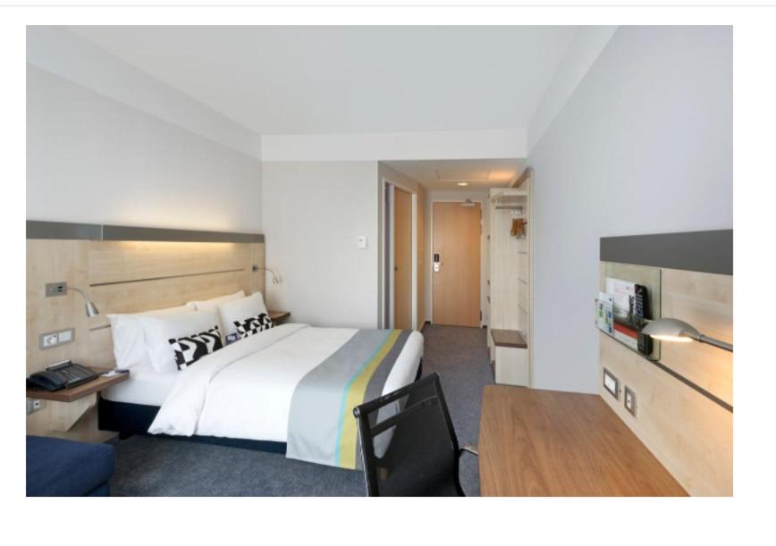 Standard Queen Room with Sofa Bed - Top Floor
