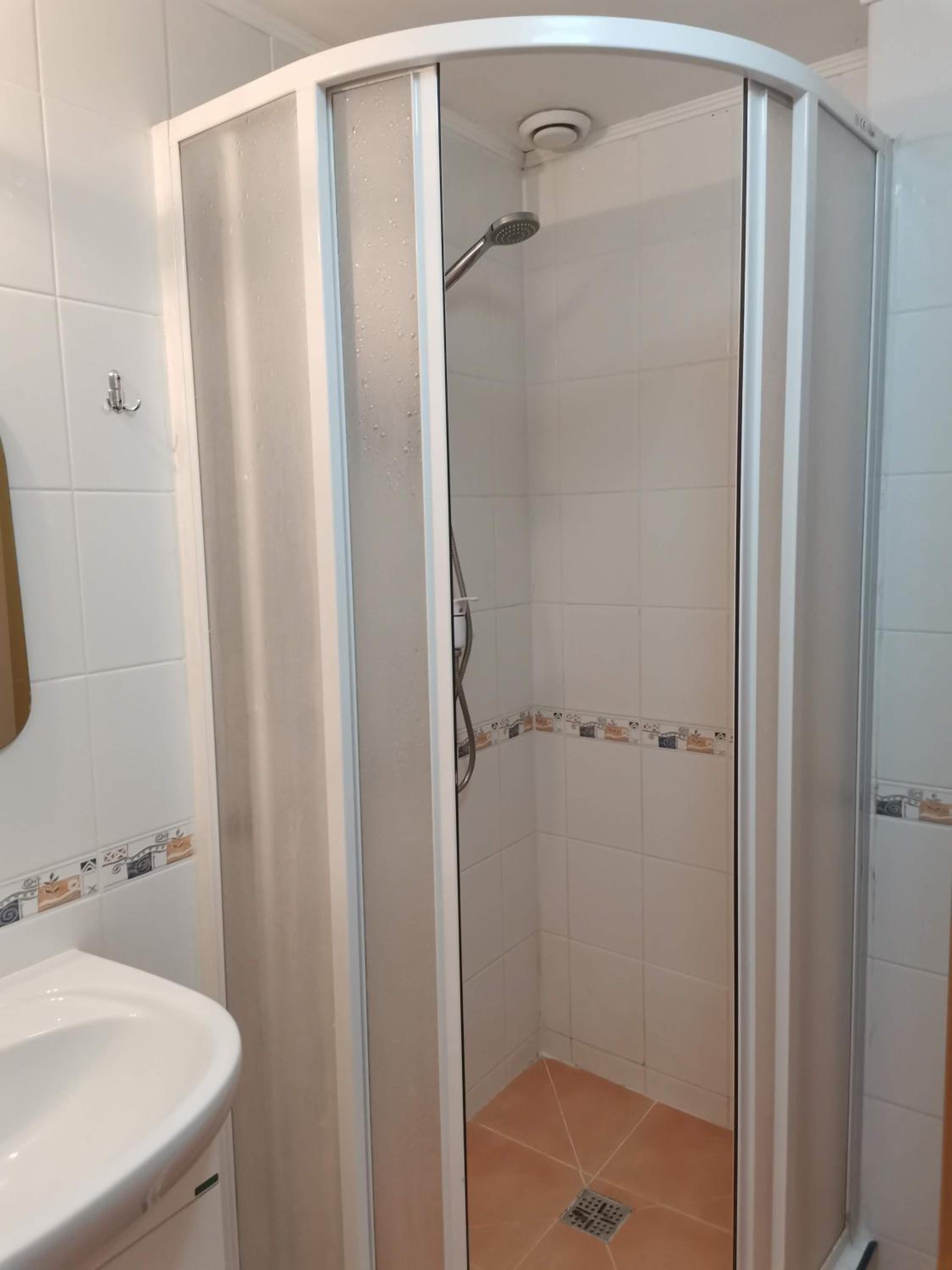 Twin Room With Bathroom photo 3