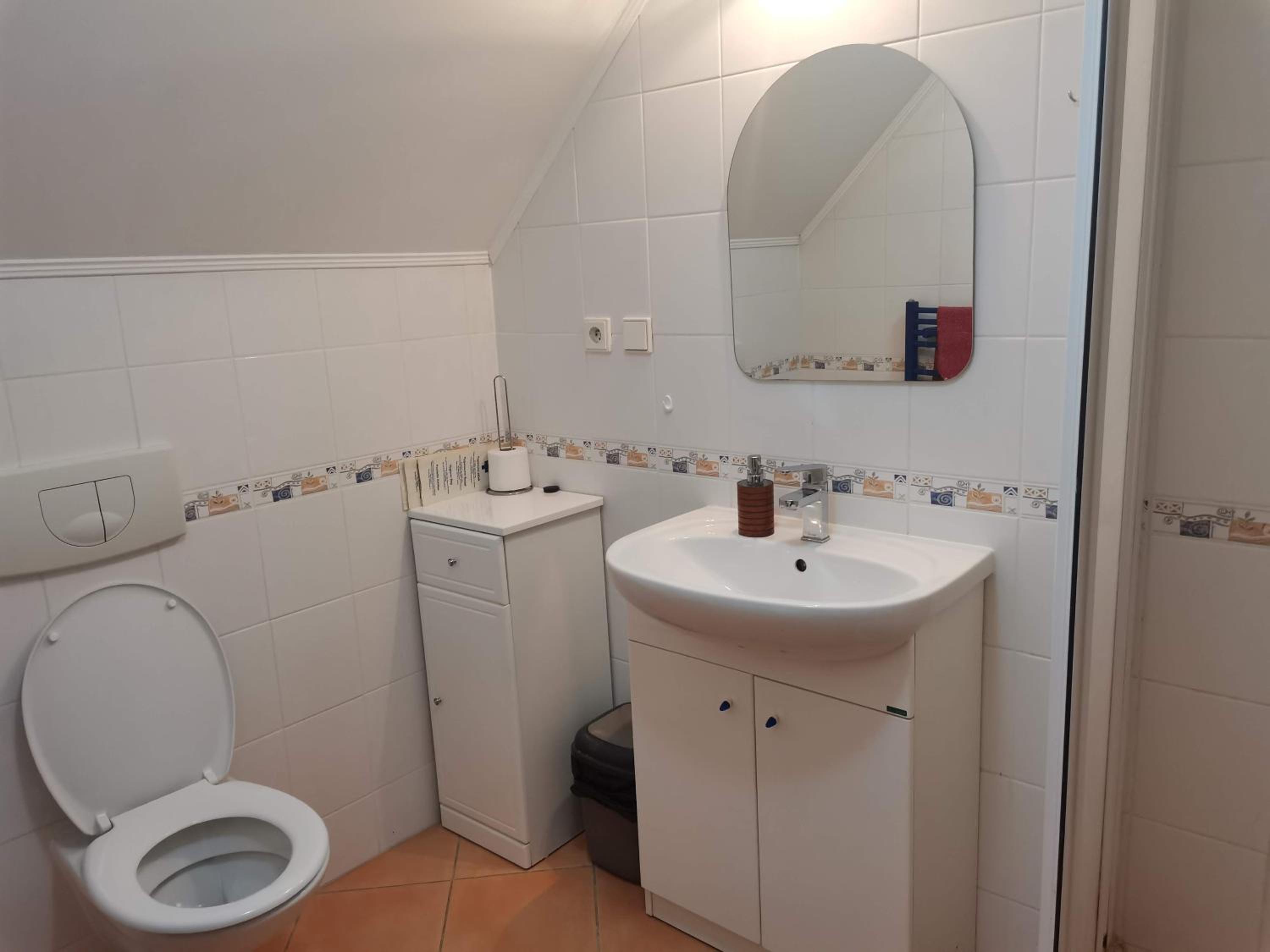 Twin Room With Bathroom photo 2
