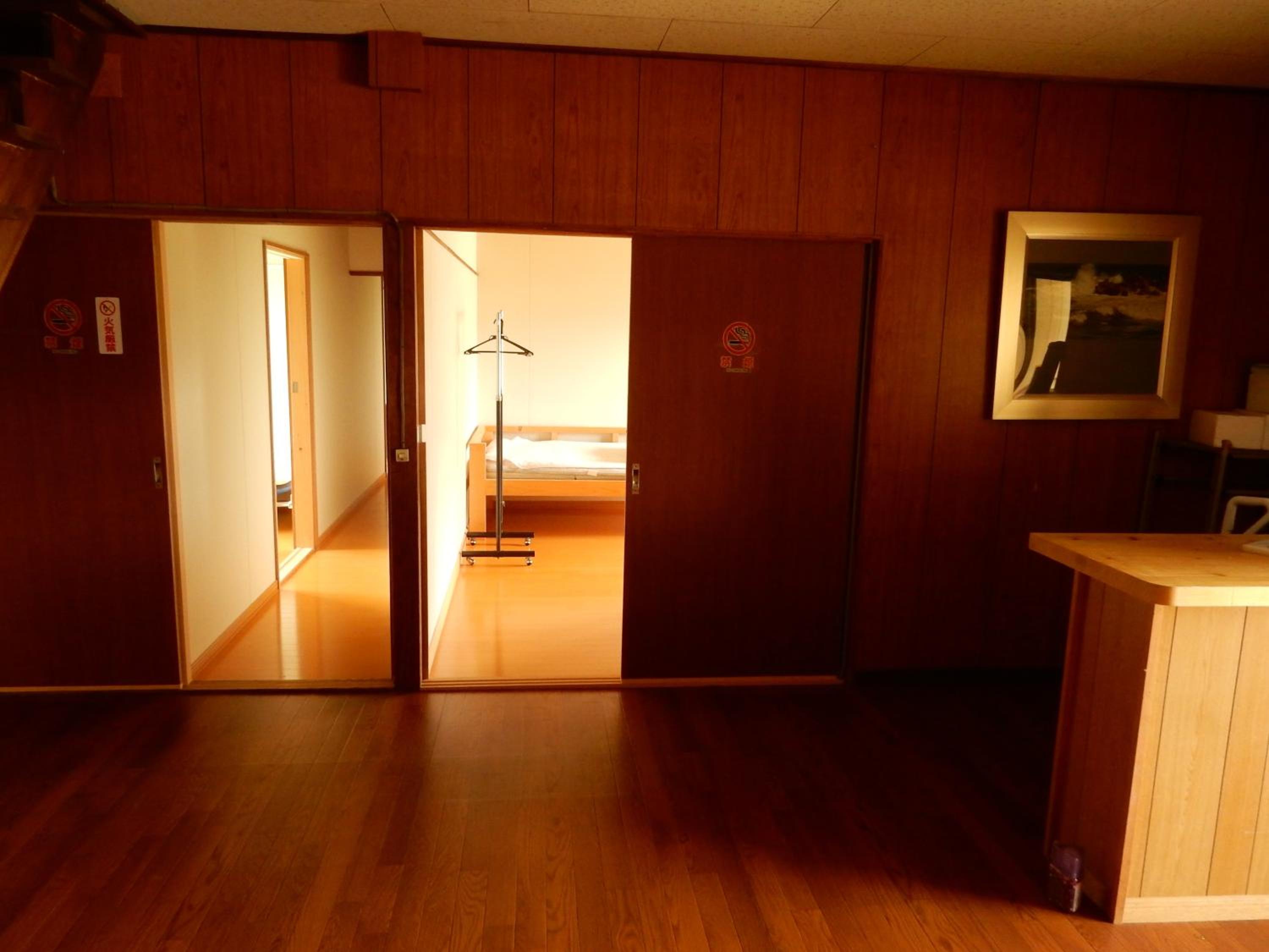 Male Dormitory Room photo 3
