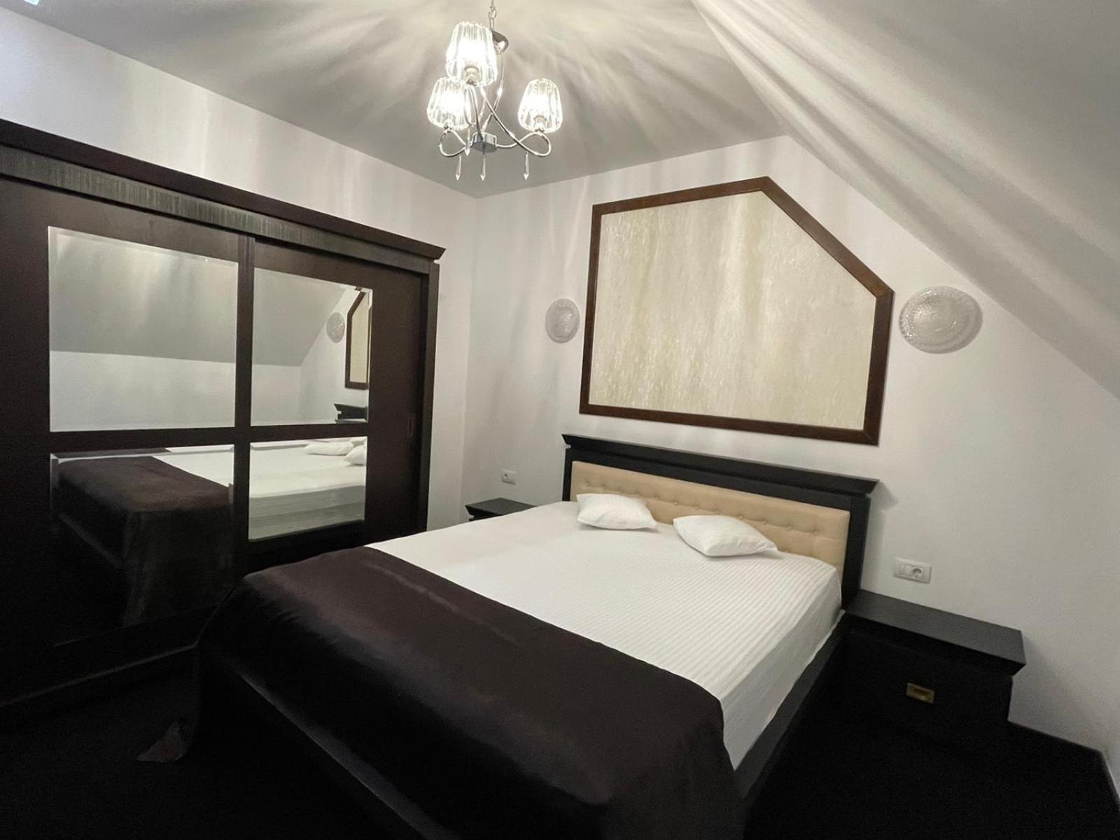 Deluxe Suite with Spa Bath - Photo 1