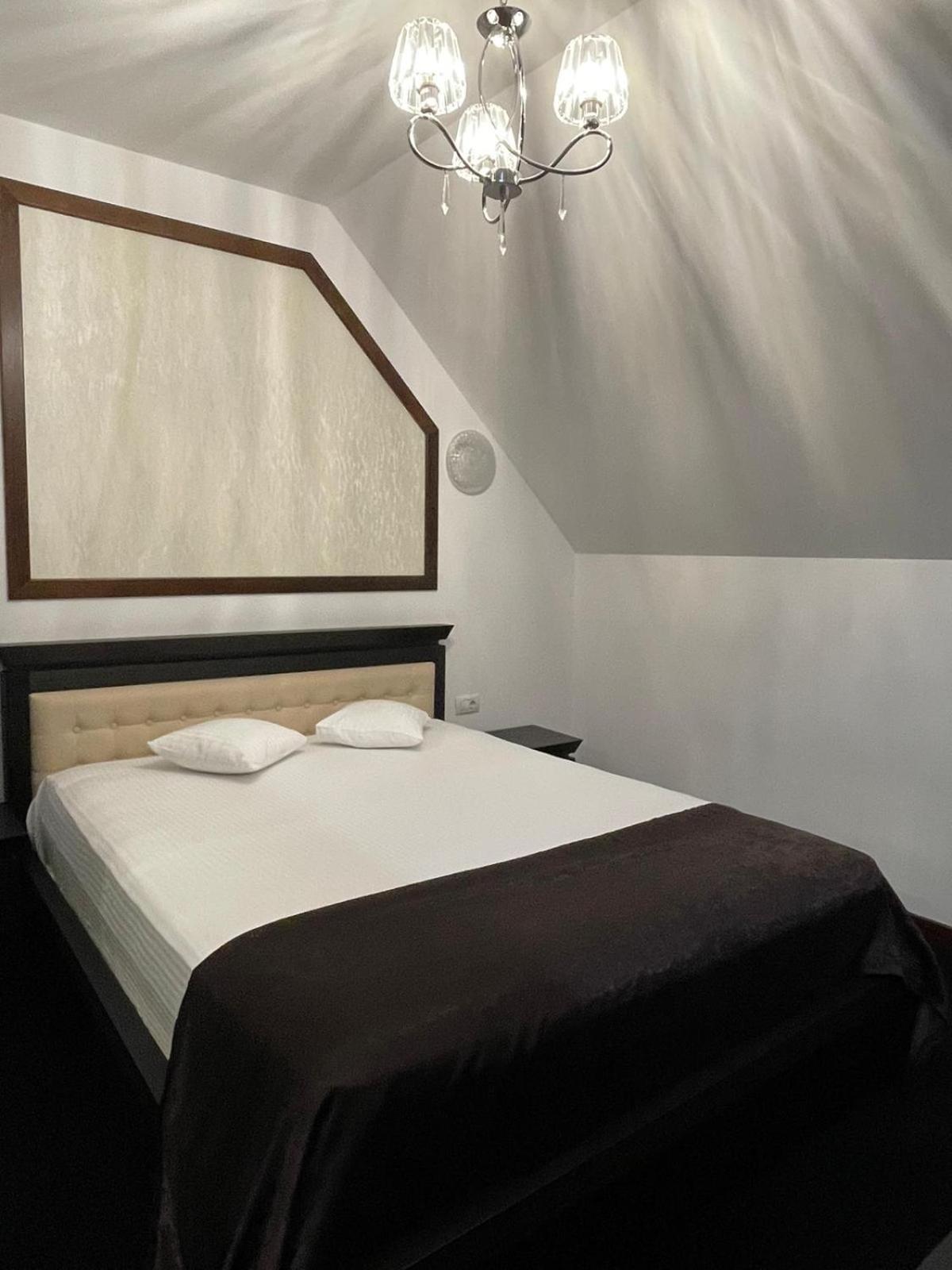 Suite with Spa Bath - Photo 3