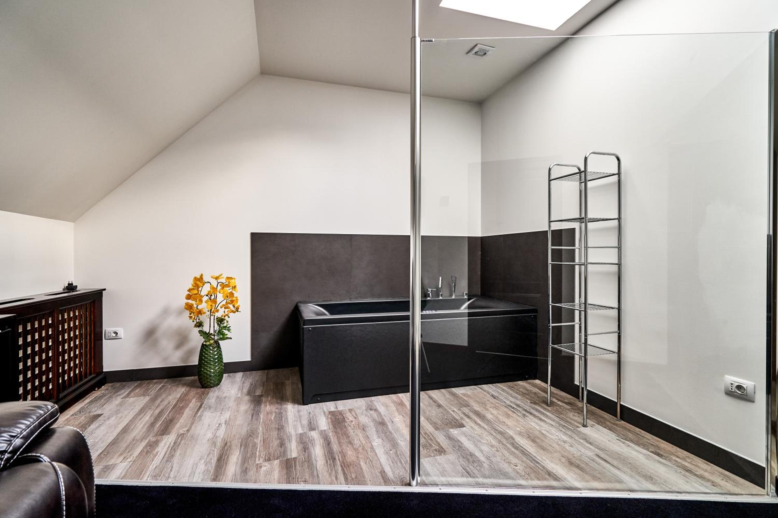 Suite with Spa Bath - Photo 5