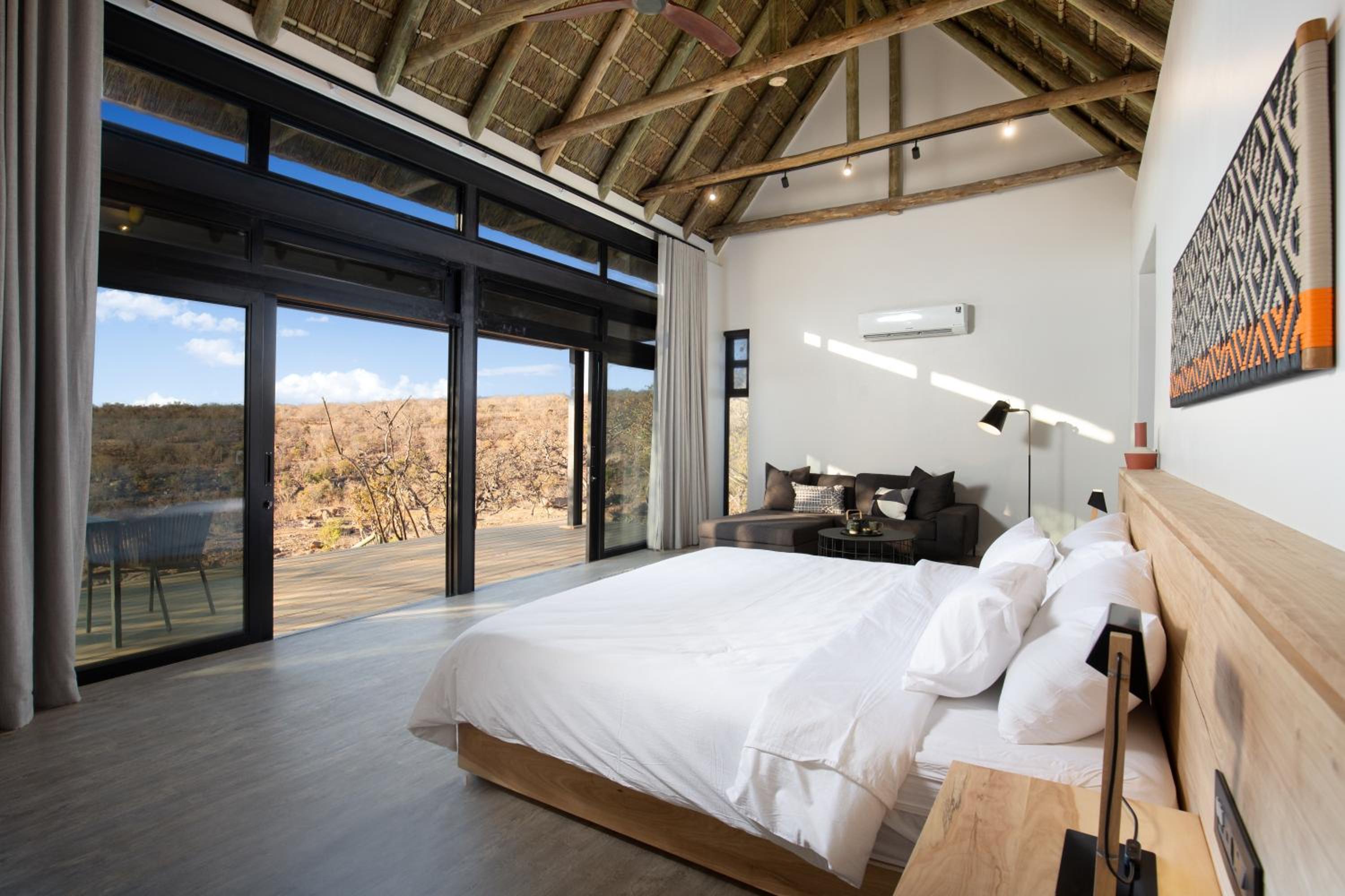 Luxury Thatch Room photo 2