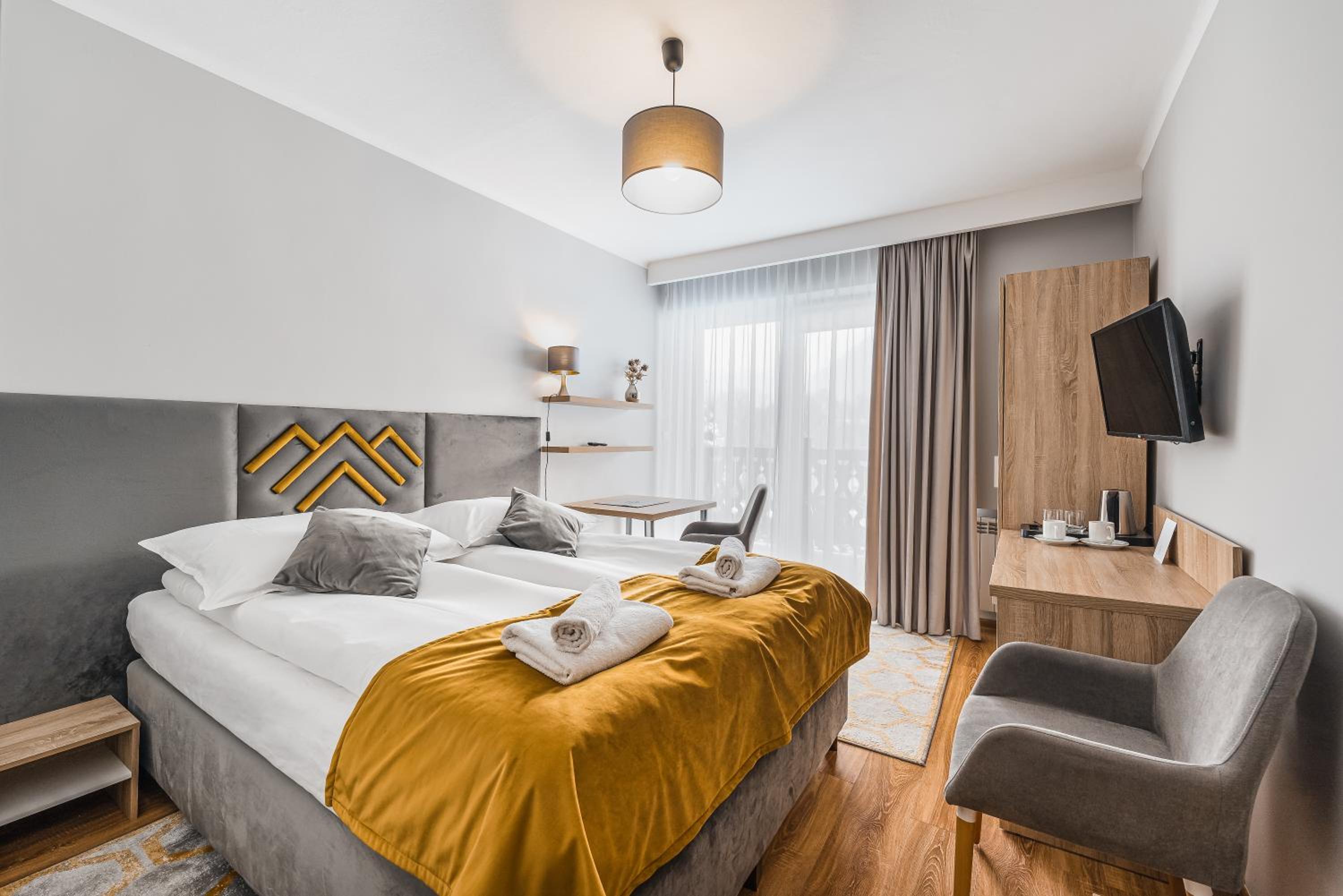 Double or Twin Room with Balcony photo 2