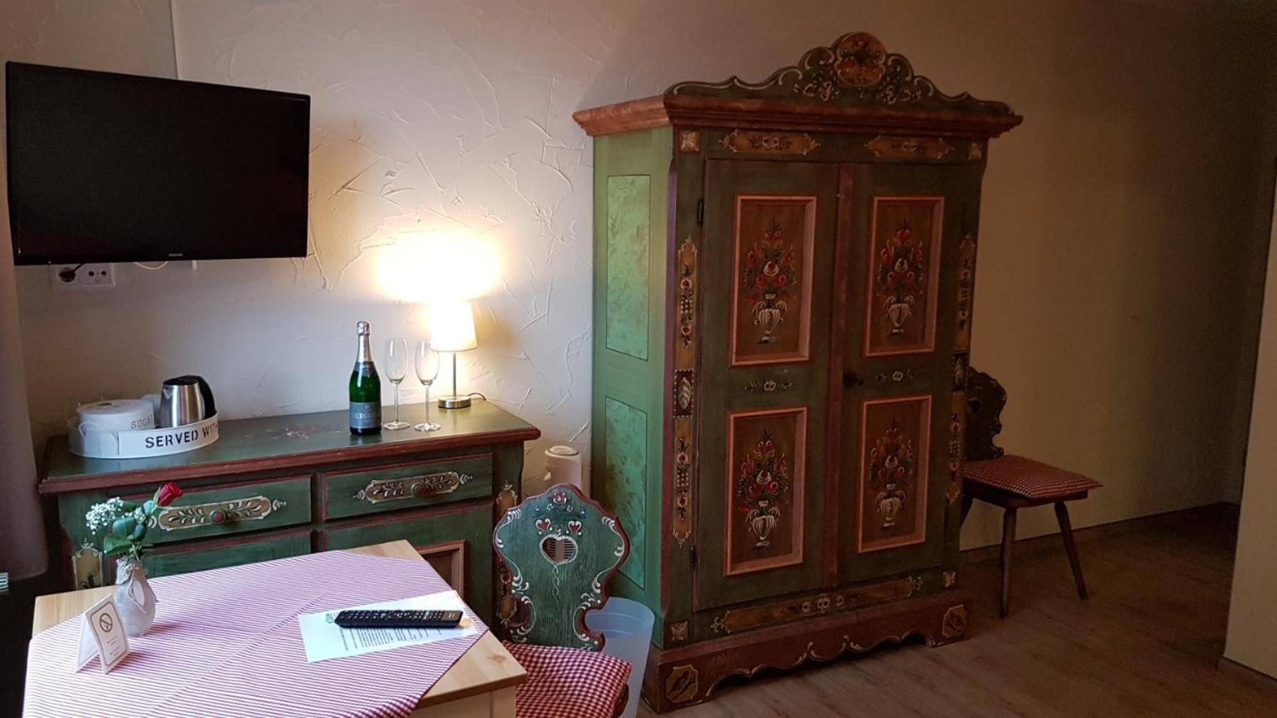 Standard Double Room - Photo 14