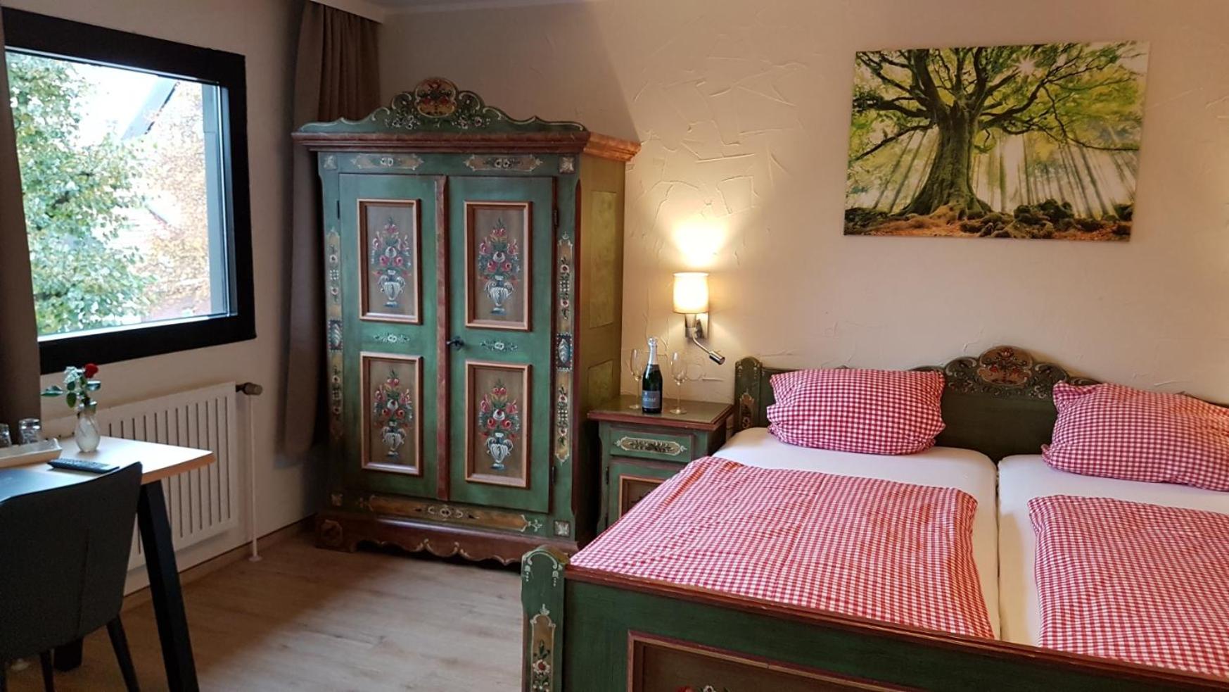 Standard Double Room - Photo 6