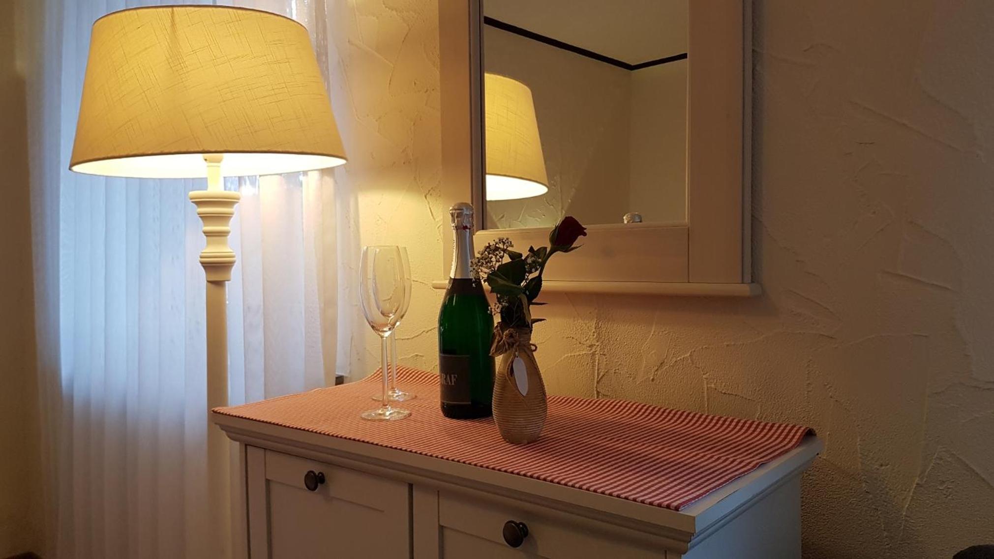 Standard Double Room - Photo 4