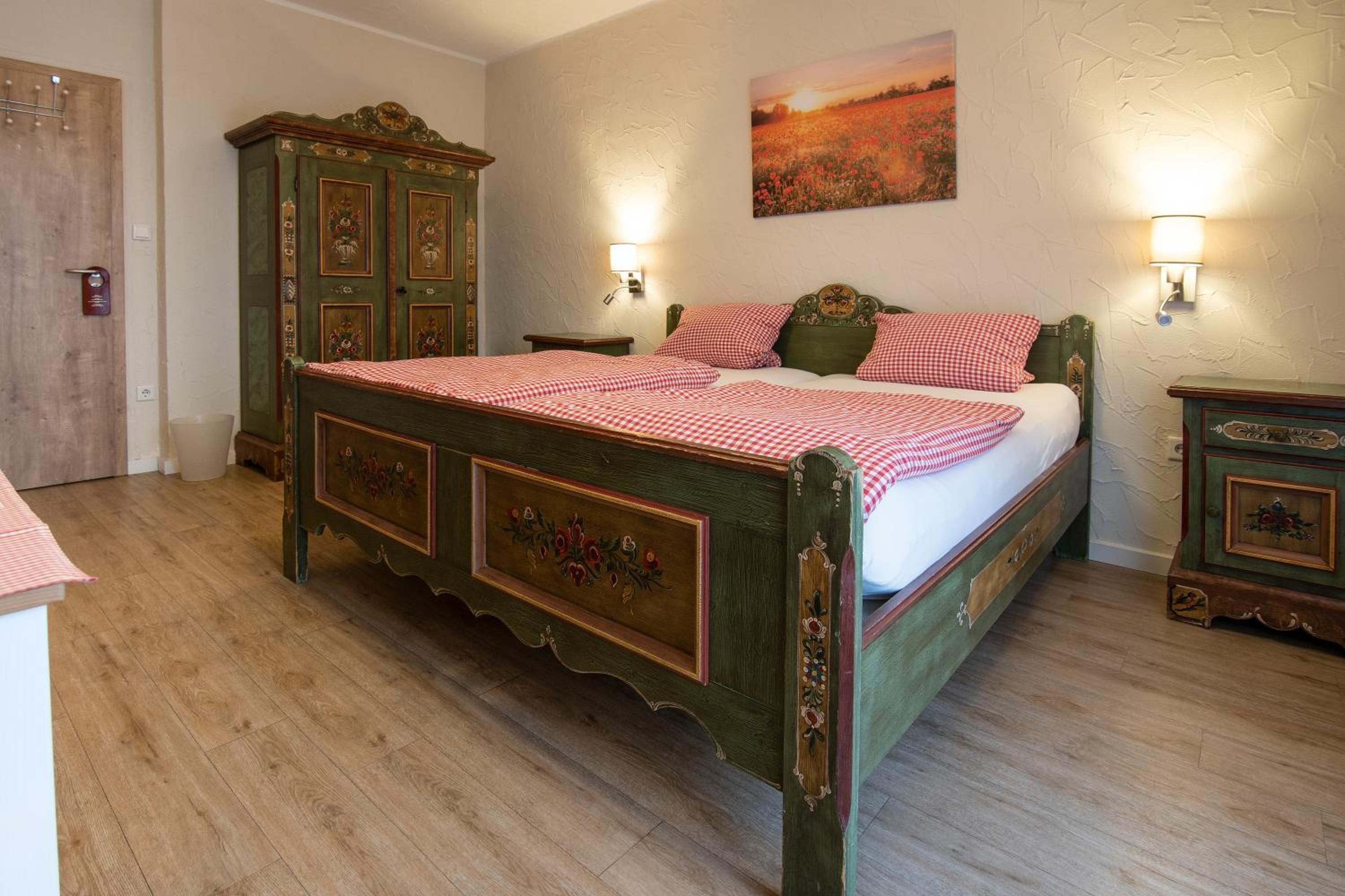 Standard Double Room - Photo 11