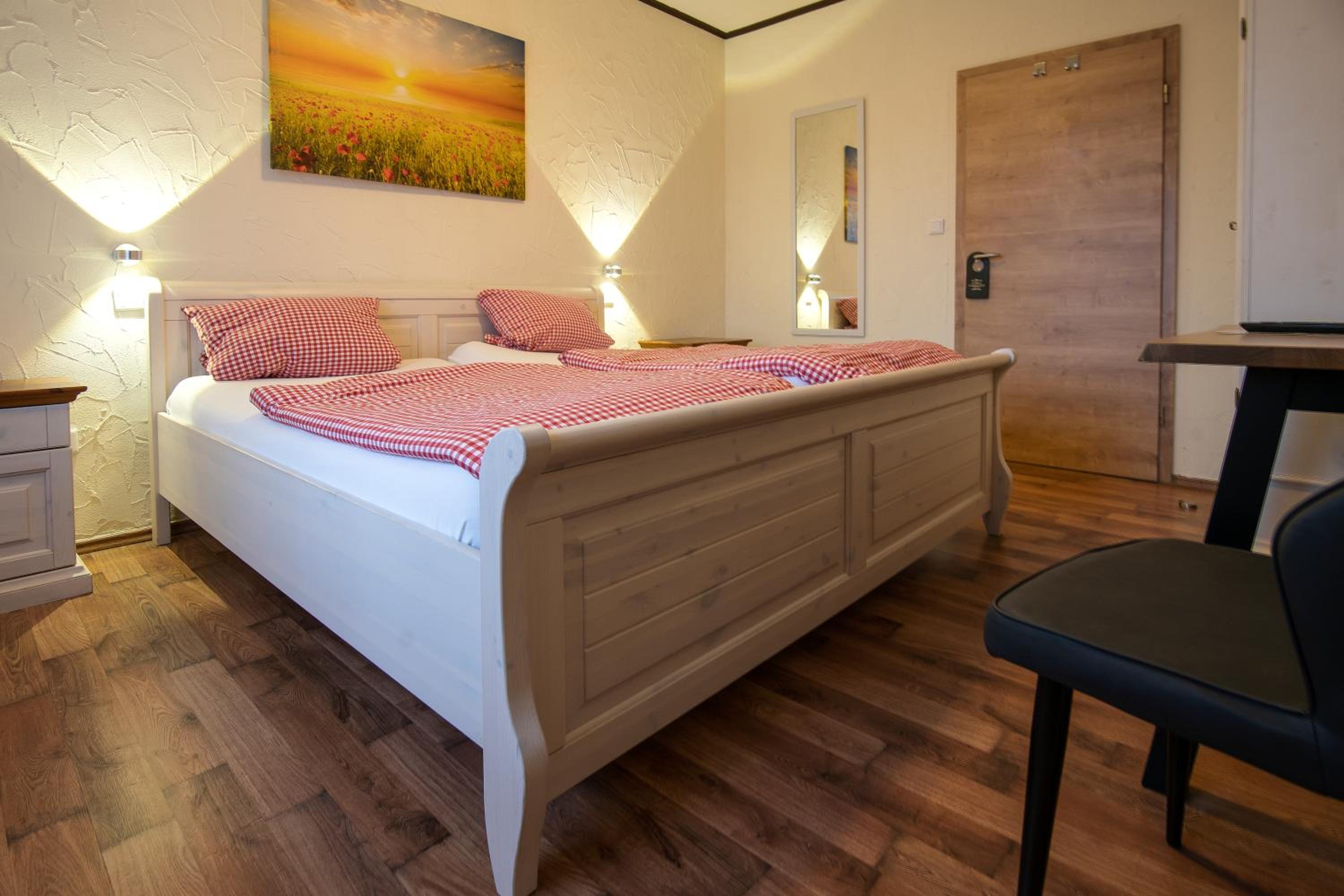 Standard Double Room - Photo 12