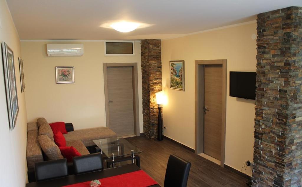 Apartment photo 1