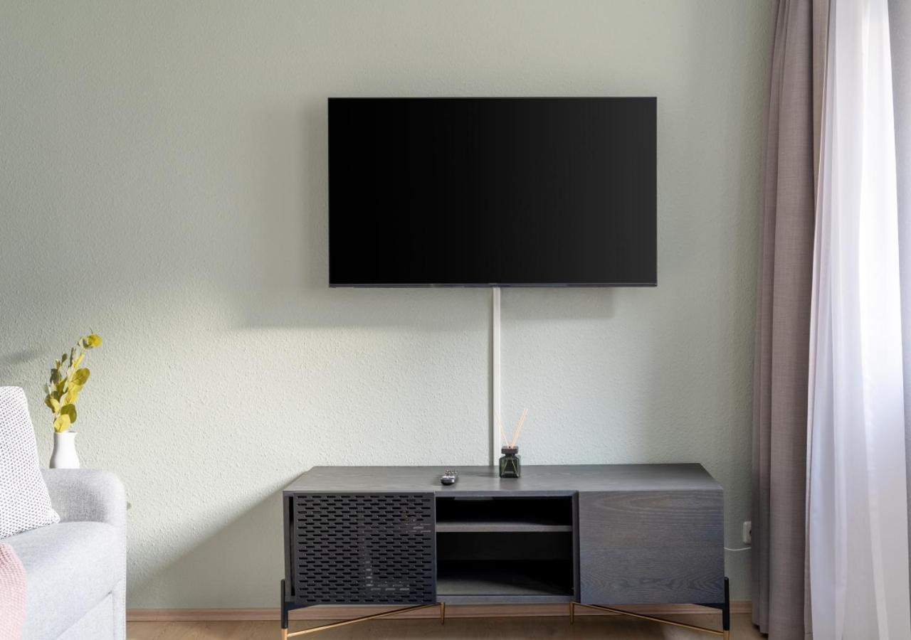 One-Bedroom Suite with sofa bed photo 2