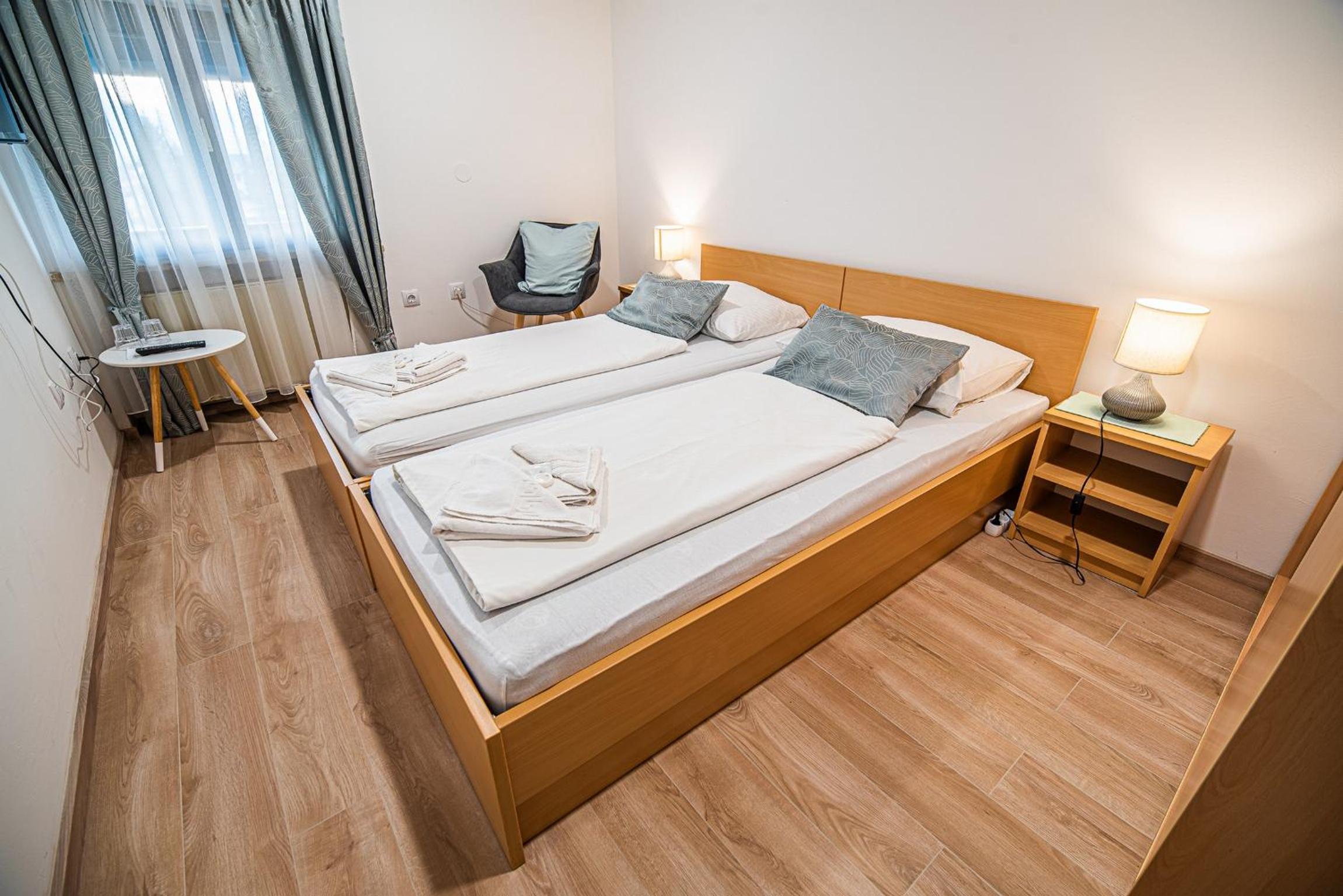 Twin Room with Private External Bathroom photo 1