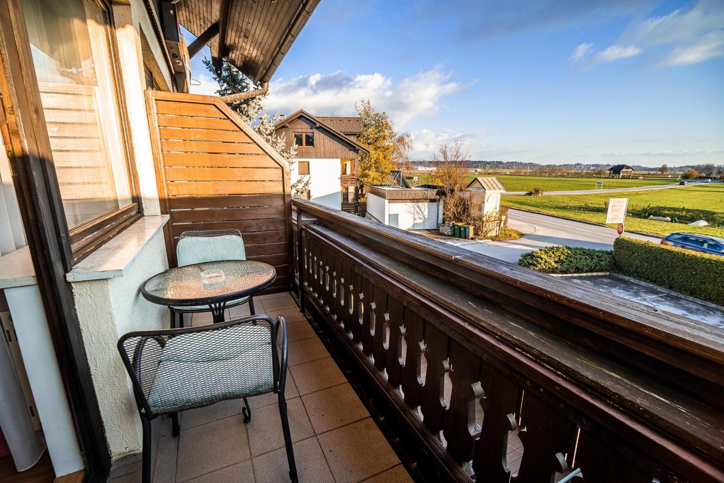 Triple Room with Balcony - Photo 15