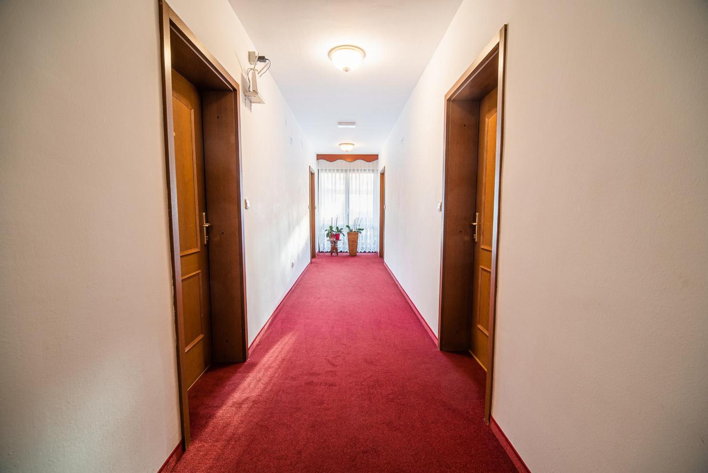 Triple Room with Balcony - Photo 17