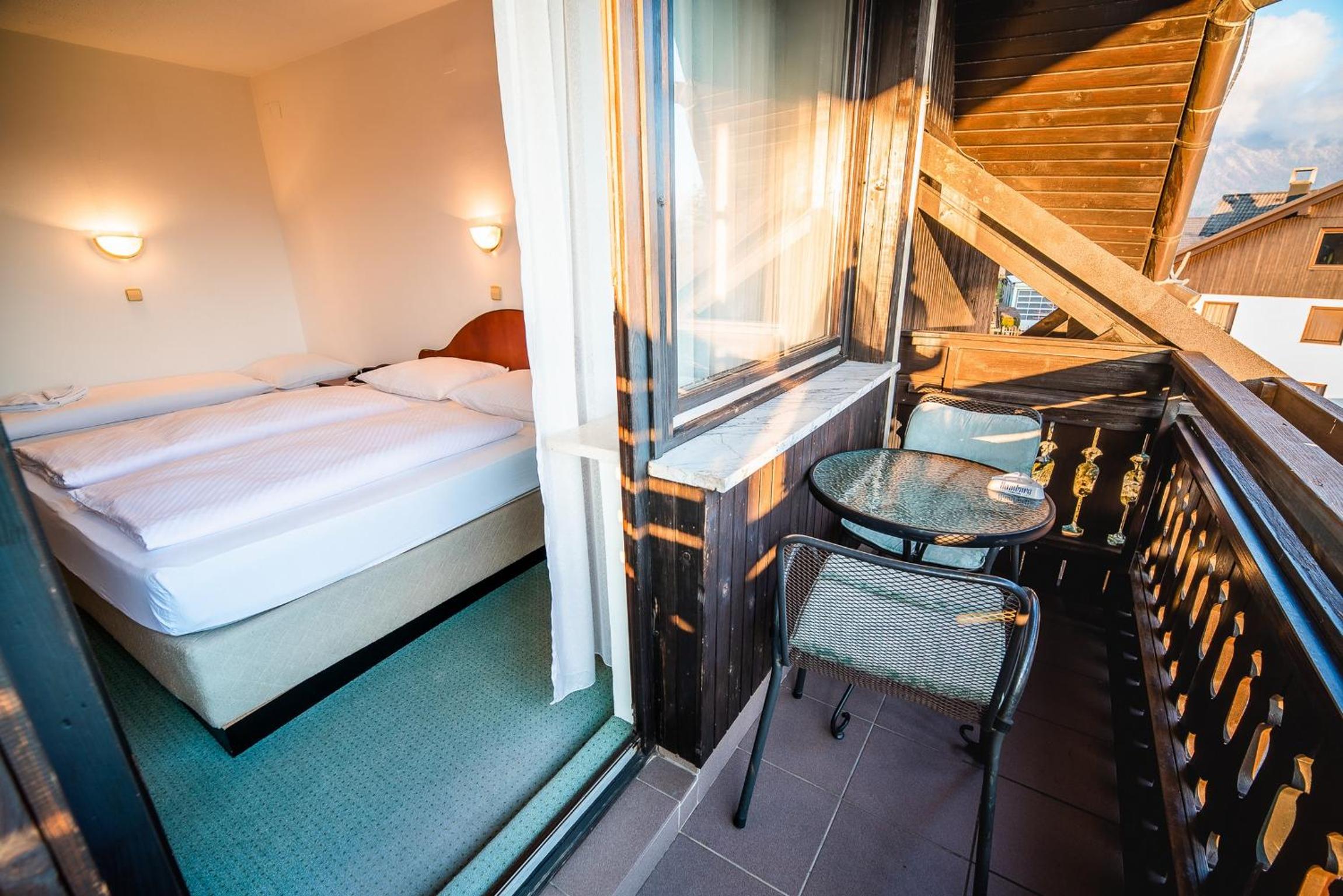 Triple Room with Balcony - Photo 26