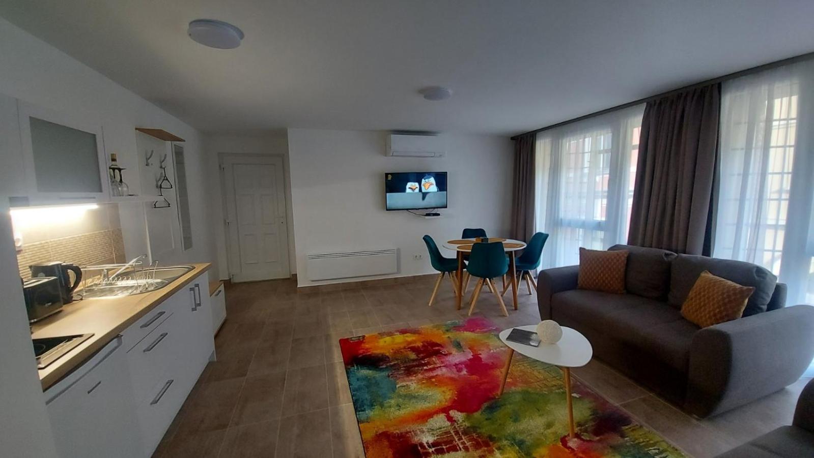 One-Bedroom Apartment photo 3