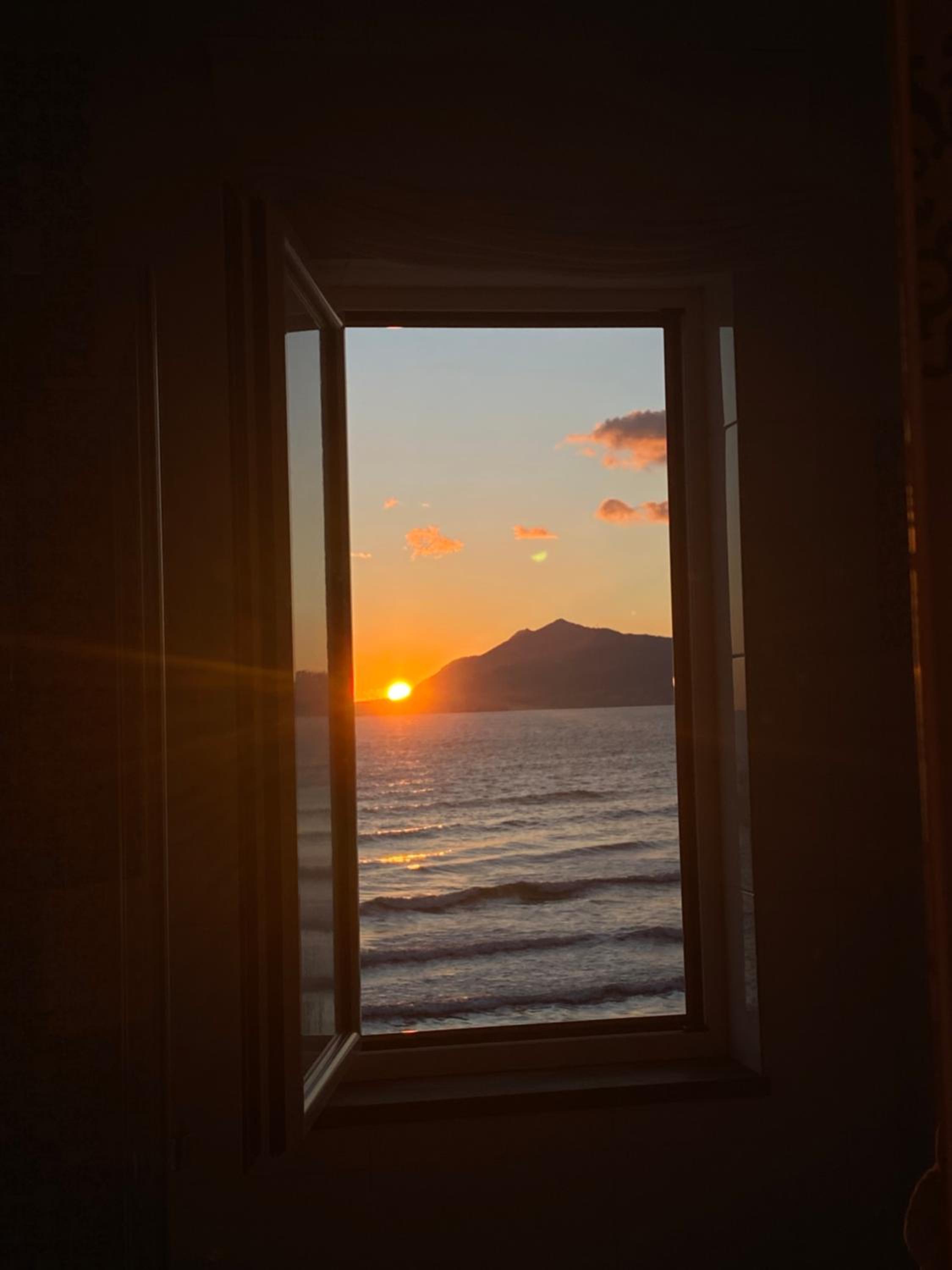 Double Room with Sea View - Photo 9