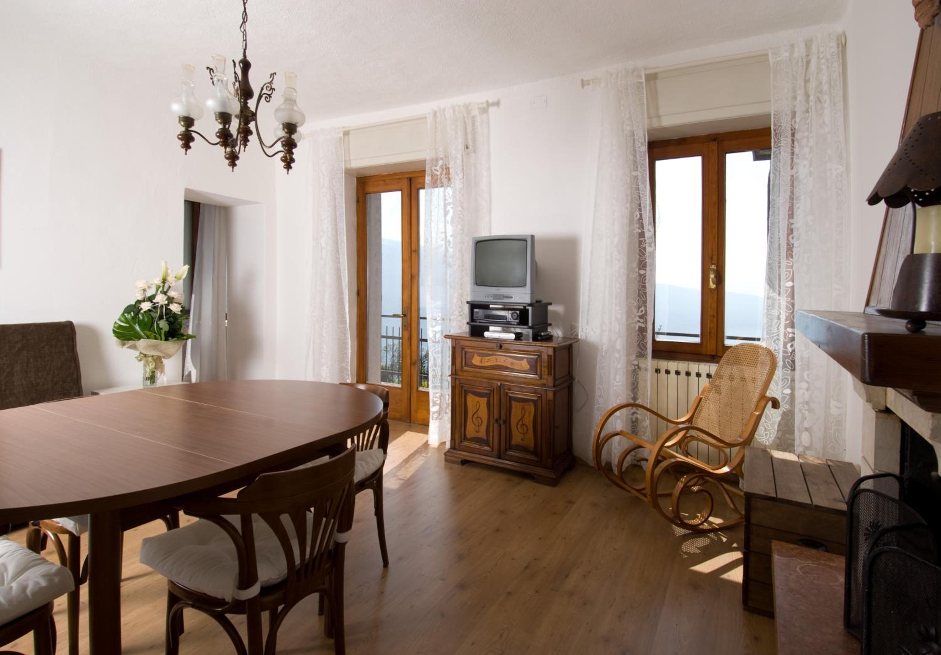 Appartamento con 2 Camere da Letto - Dependance