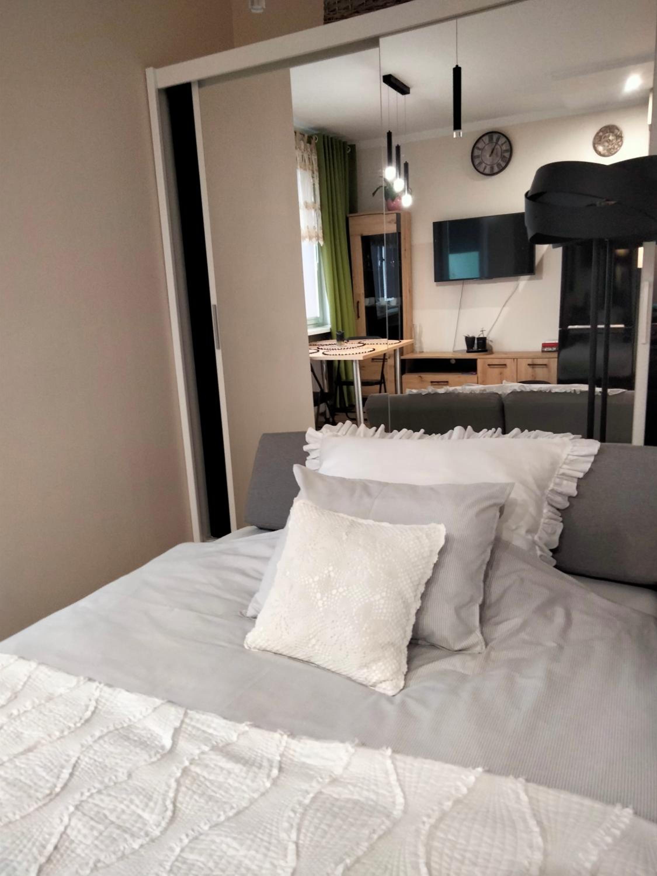 One-Bedroom Apartment - Photo 8