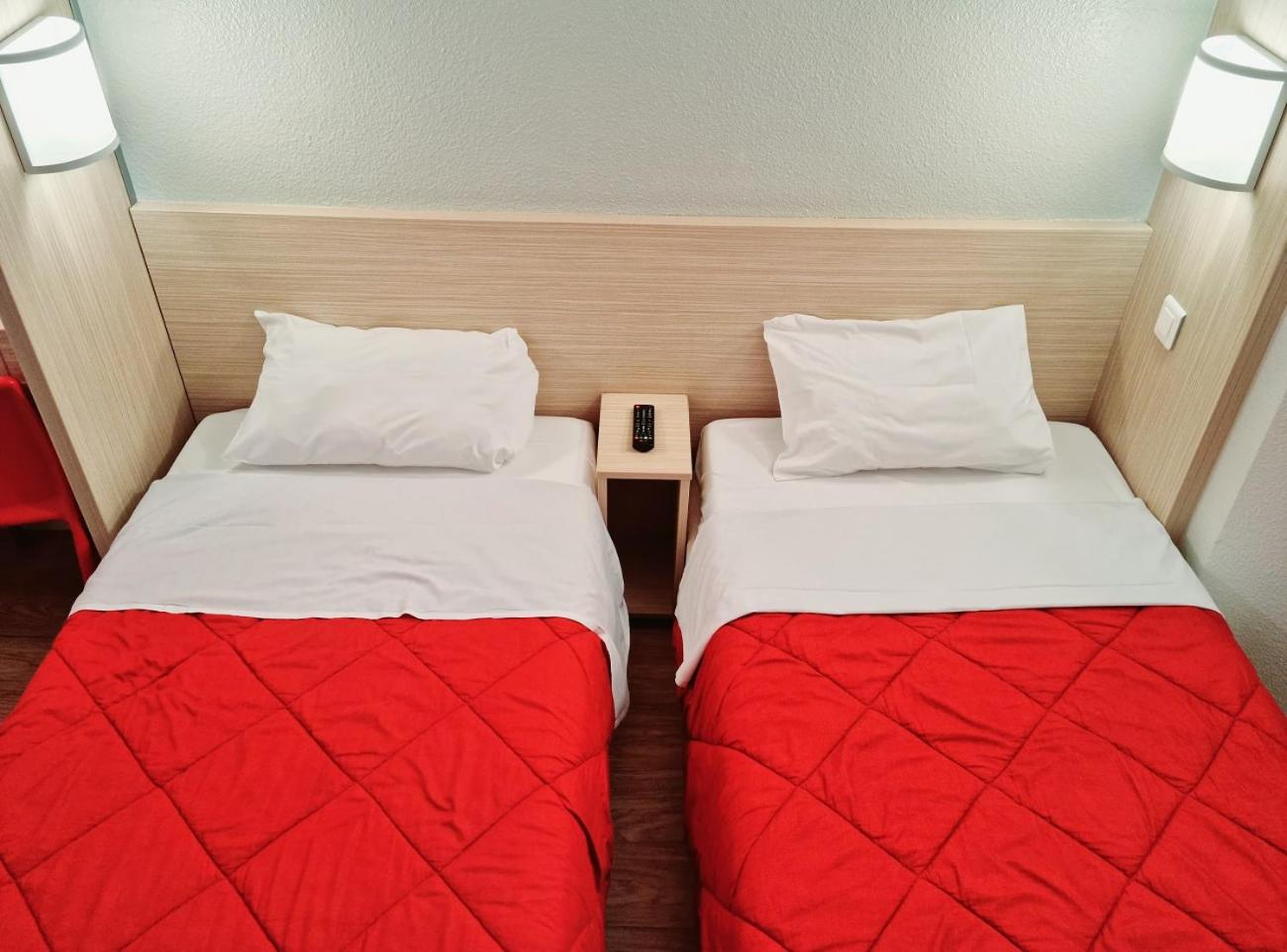 Twin Room - Photo 3