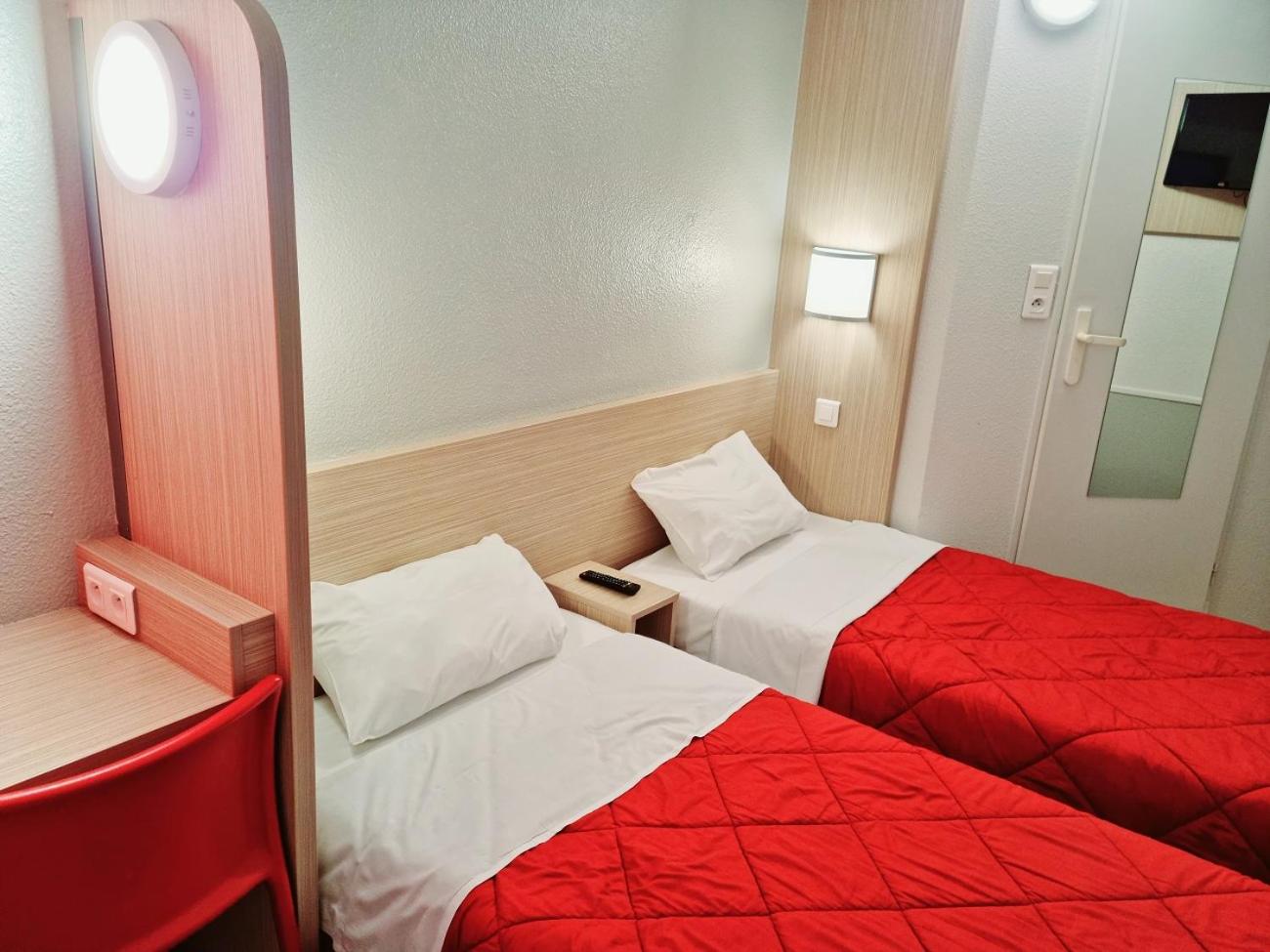 Twin Room - Photo 1