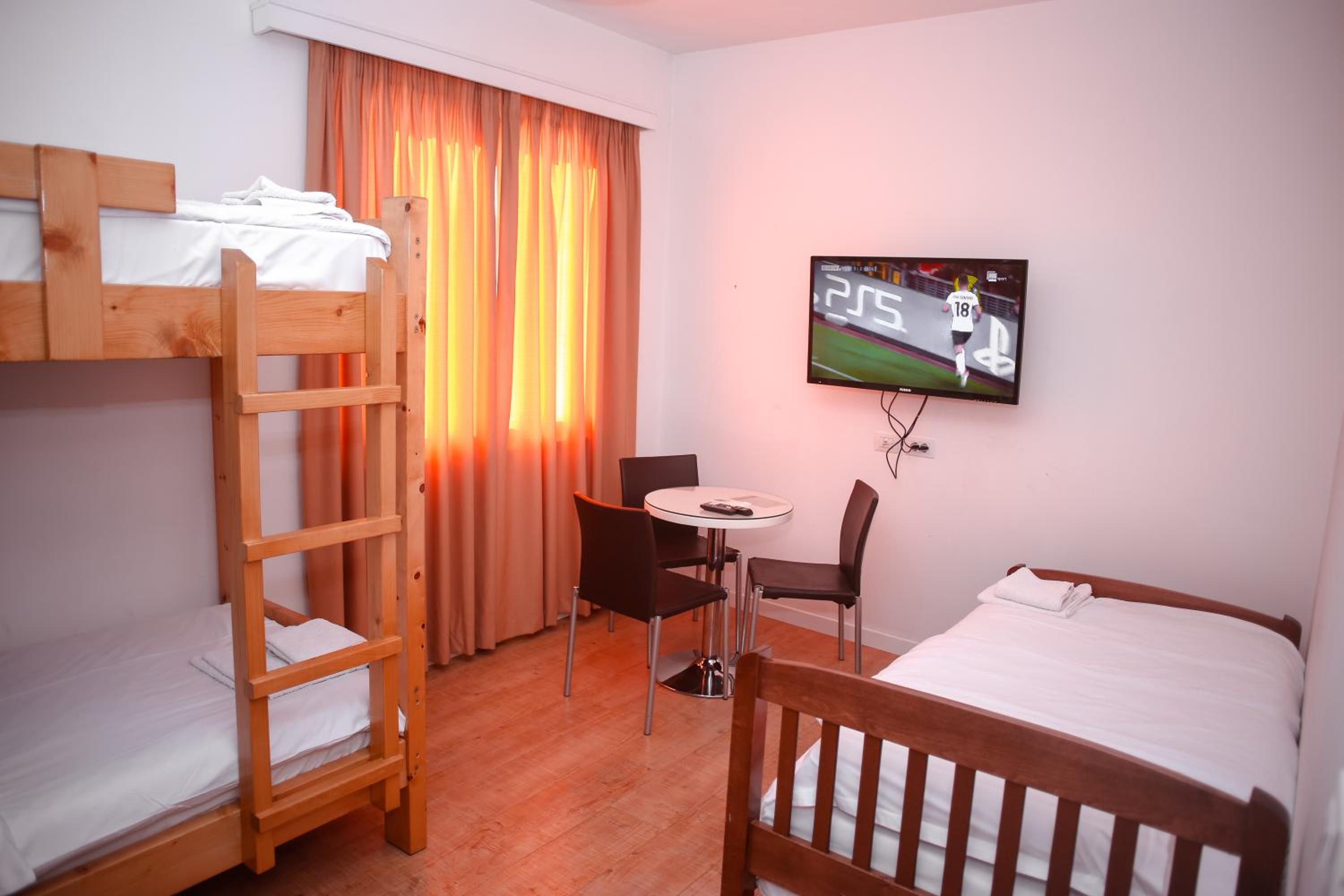 Basic Triple Room With Shared Bathroom