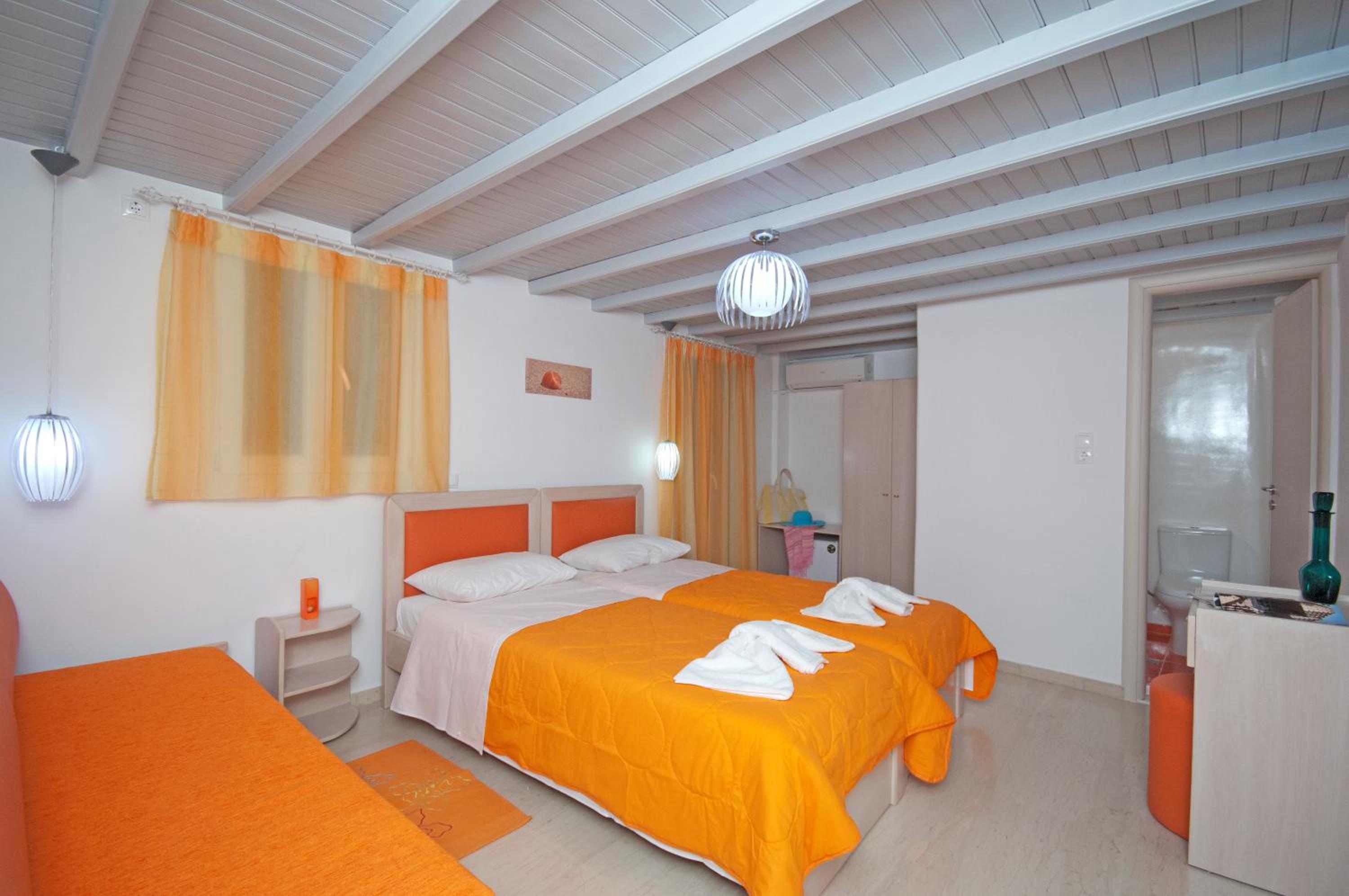 Triple Room with Partial Sea View photo 1