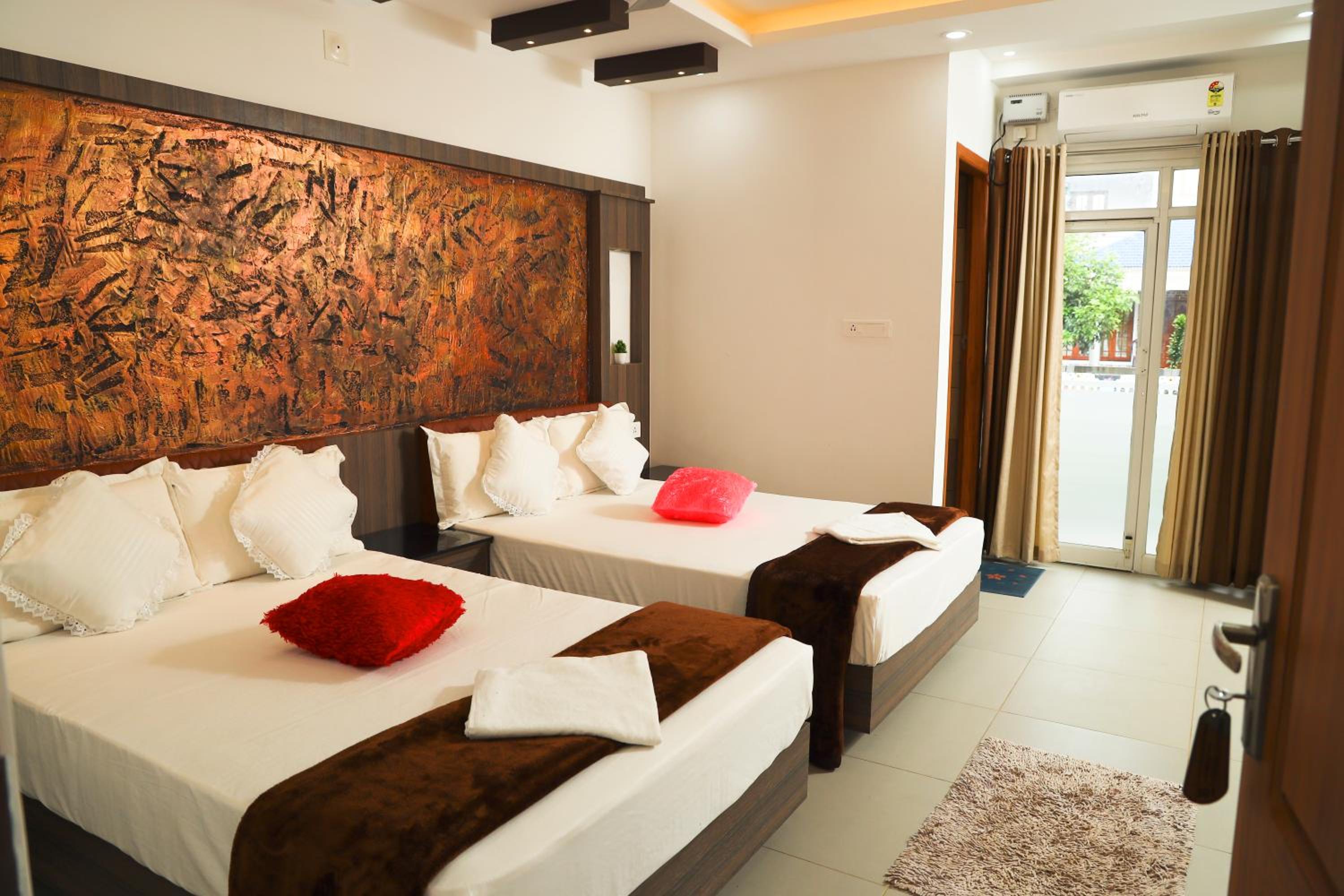 Triple Room with Balcony