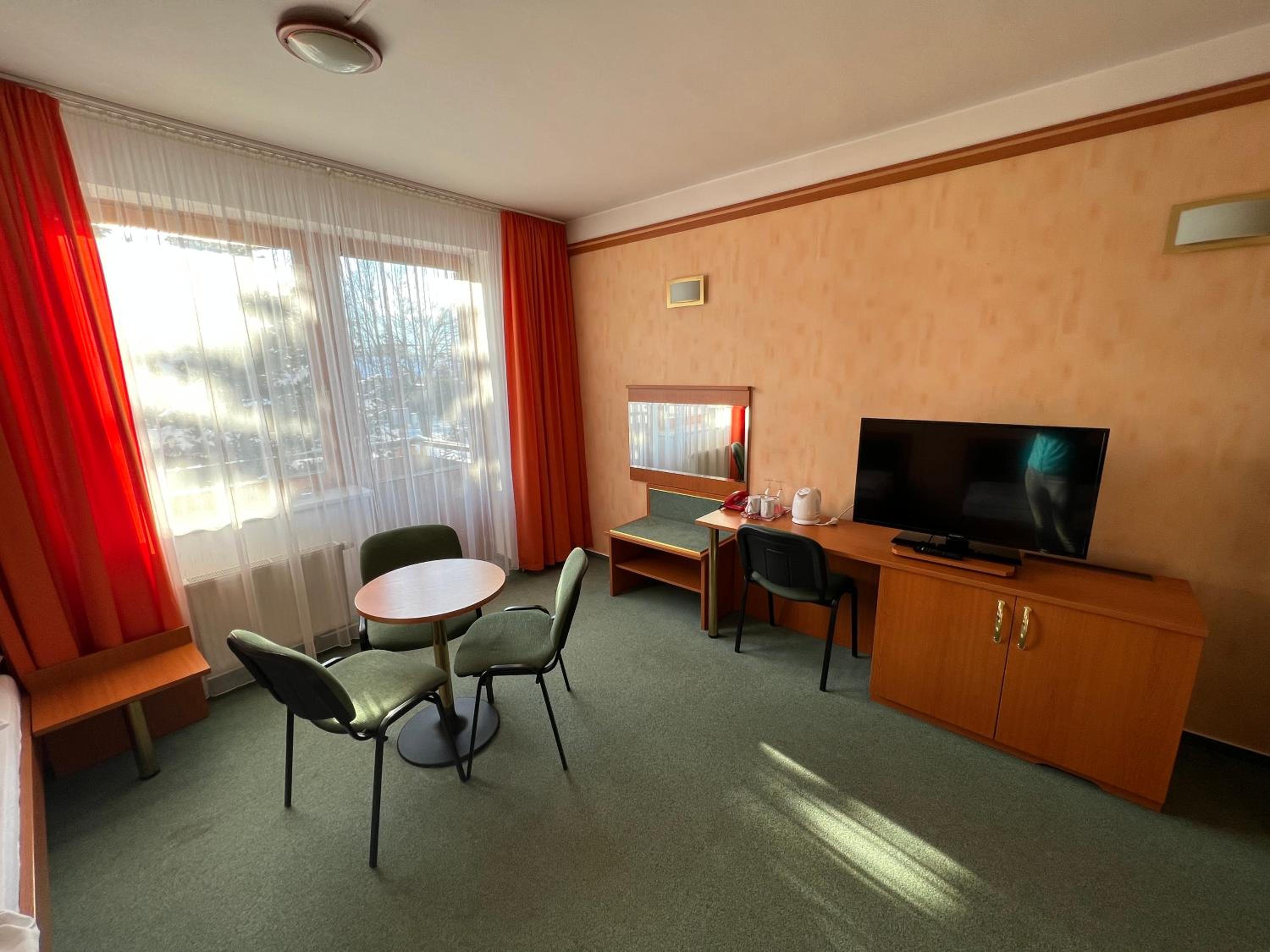 Twin Room - Disability Access photo 1