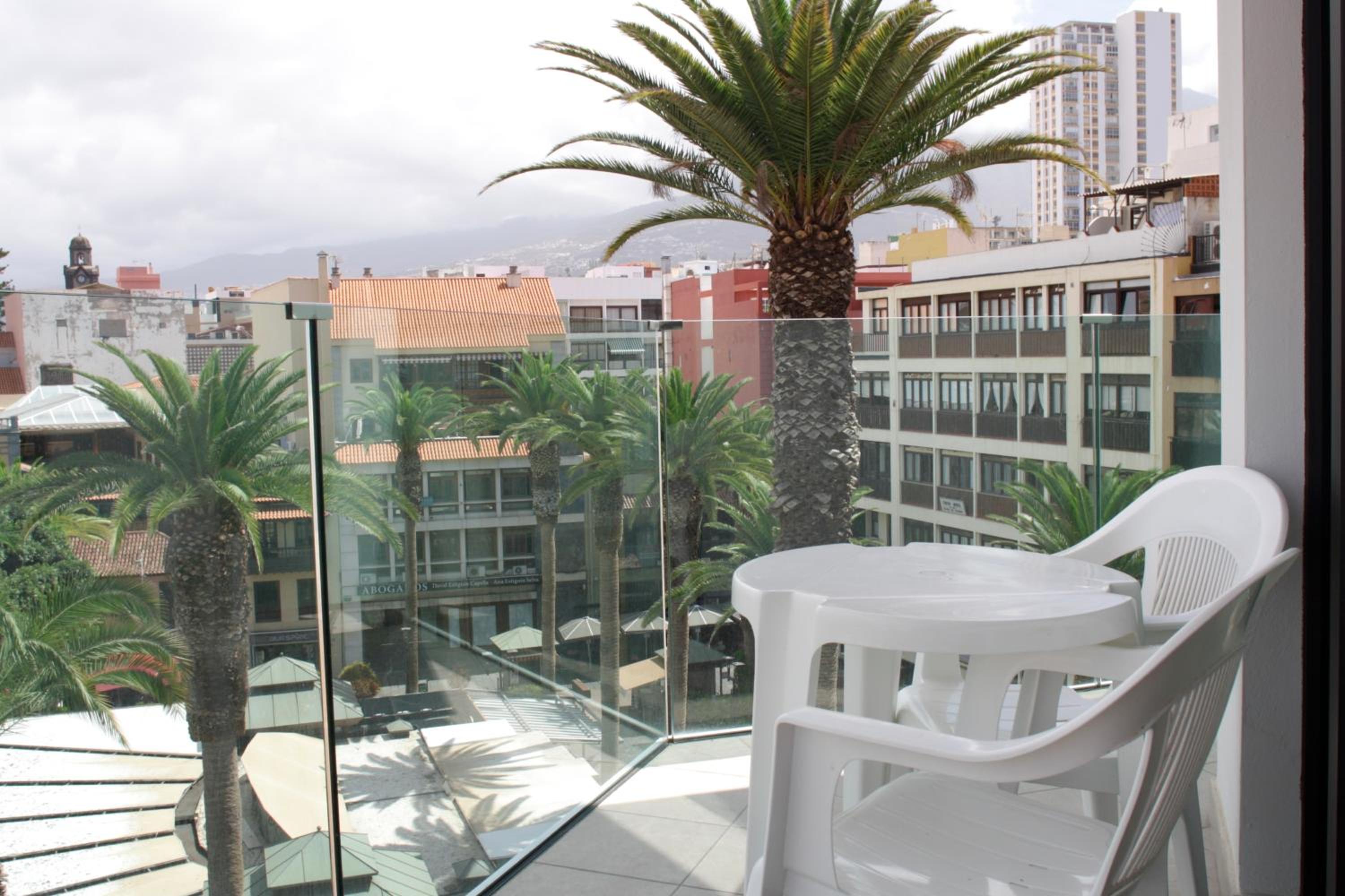 Double Room with View
