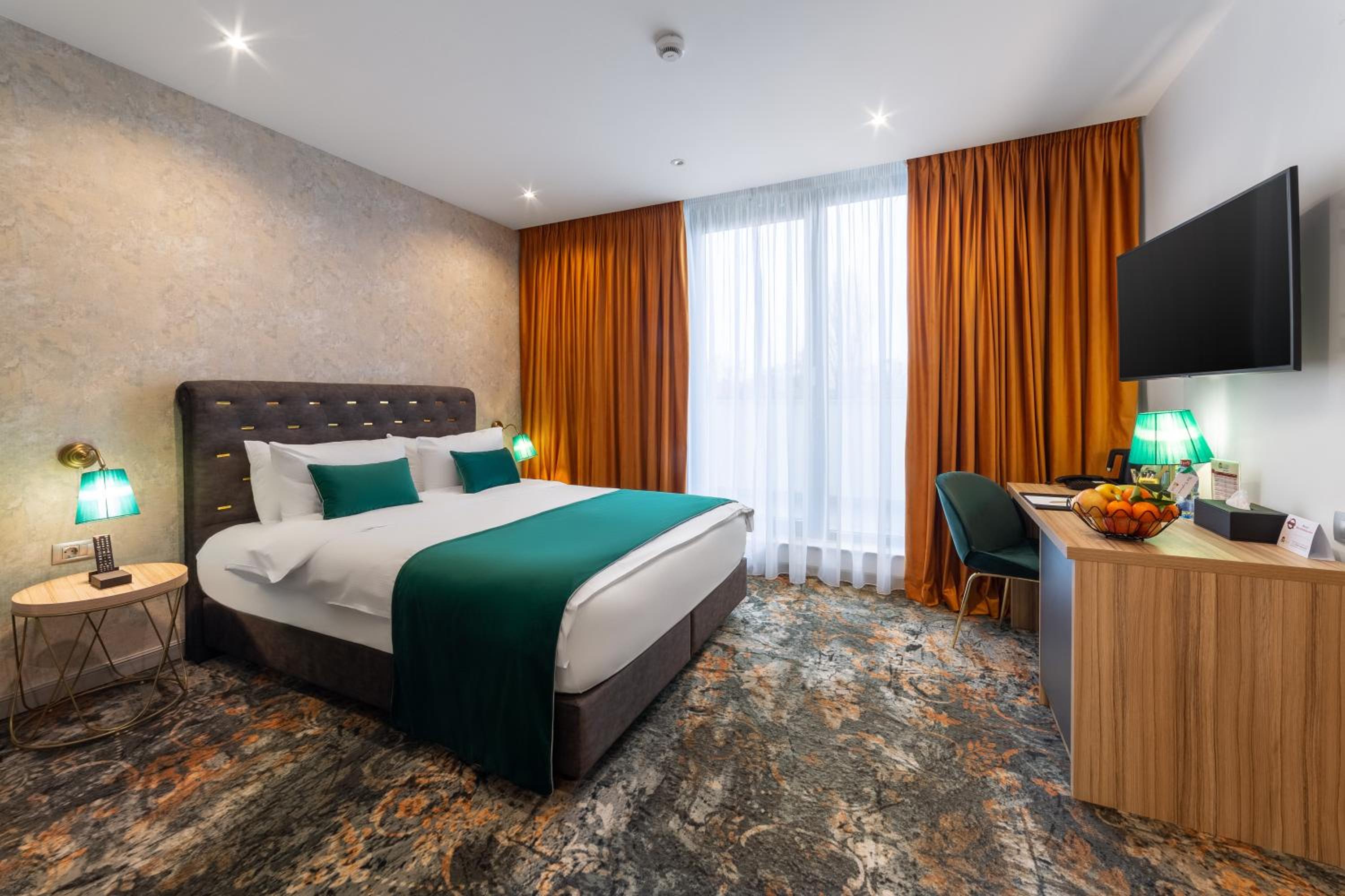 Standard King Room - Photo 6