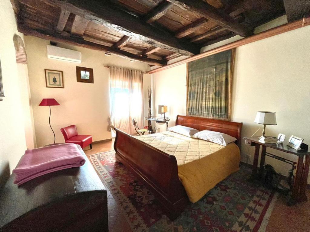 One-Bedroom House - Photo 43